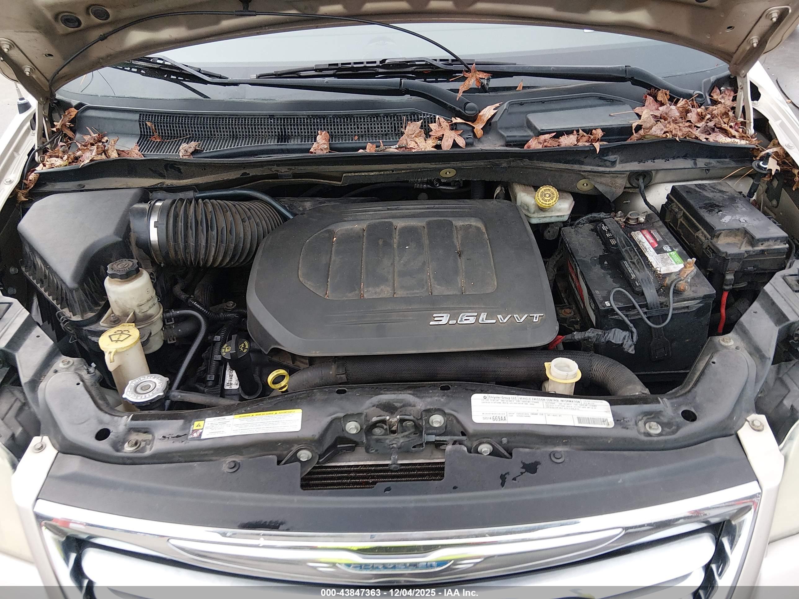 CHRYSLER TOWN image 10