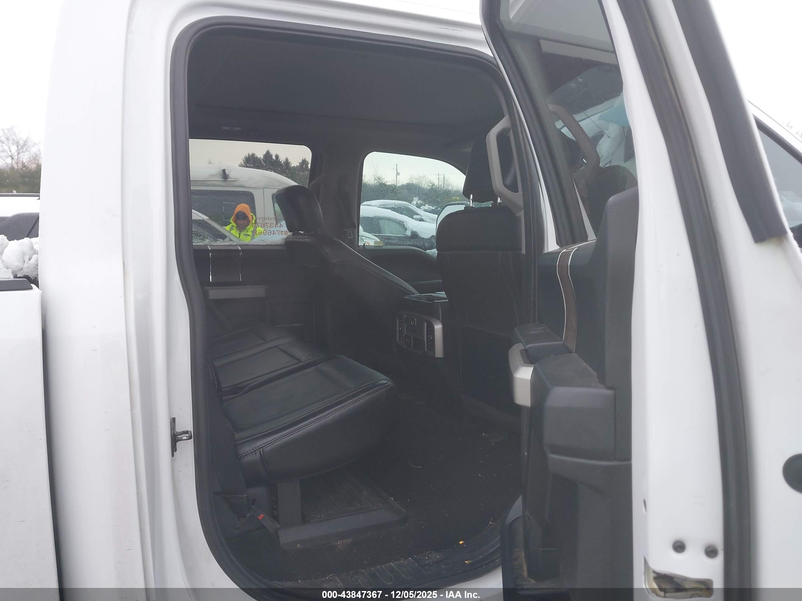 FORD F-350 image 8