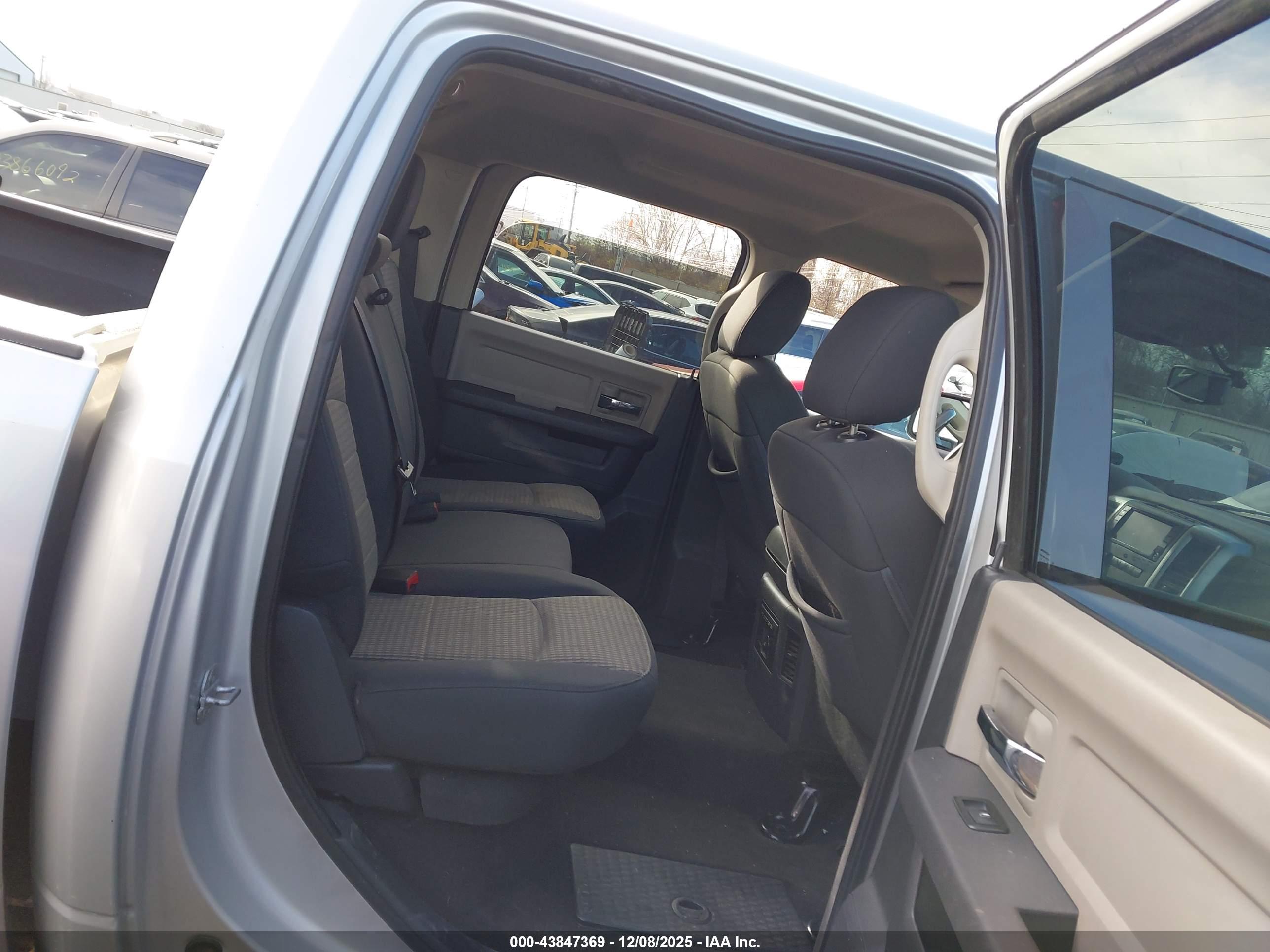 RAM 1500 image 8