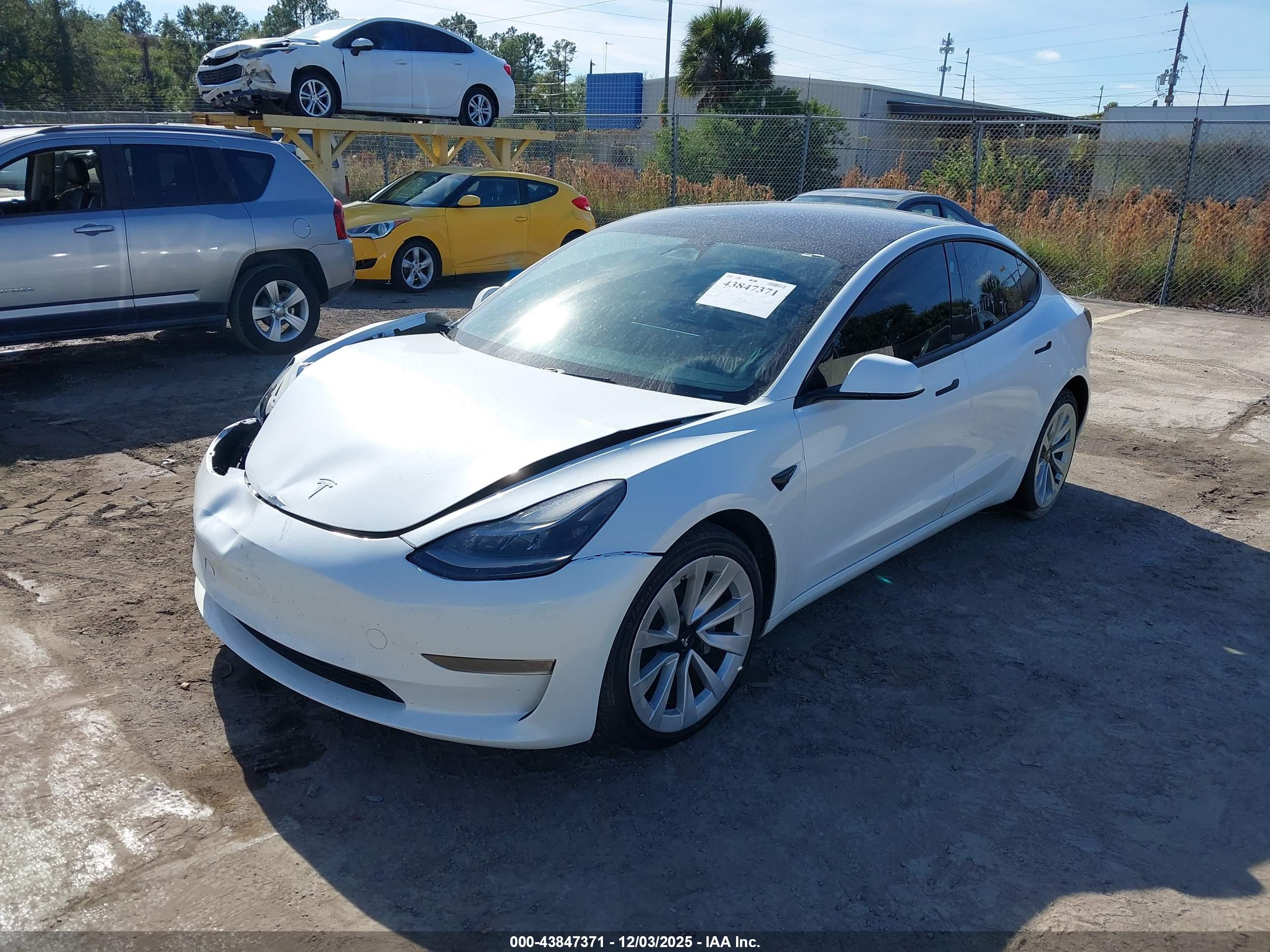 TESLA MODEL image 2