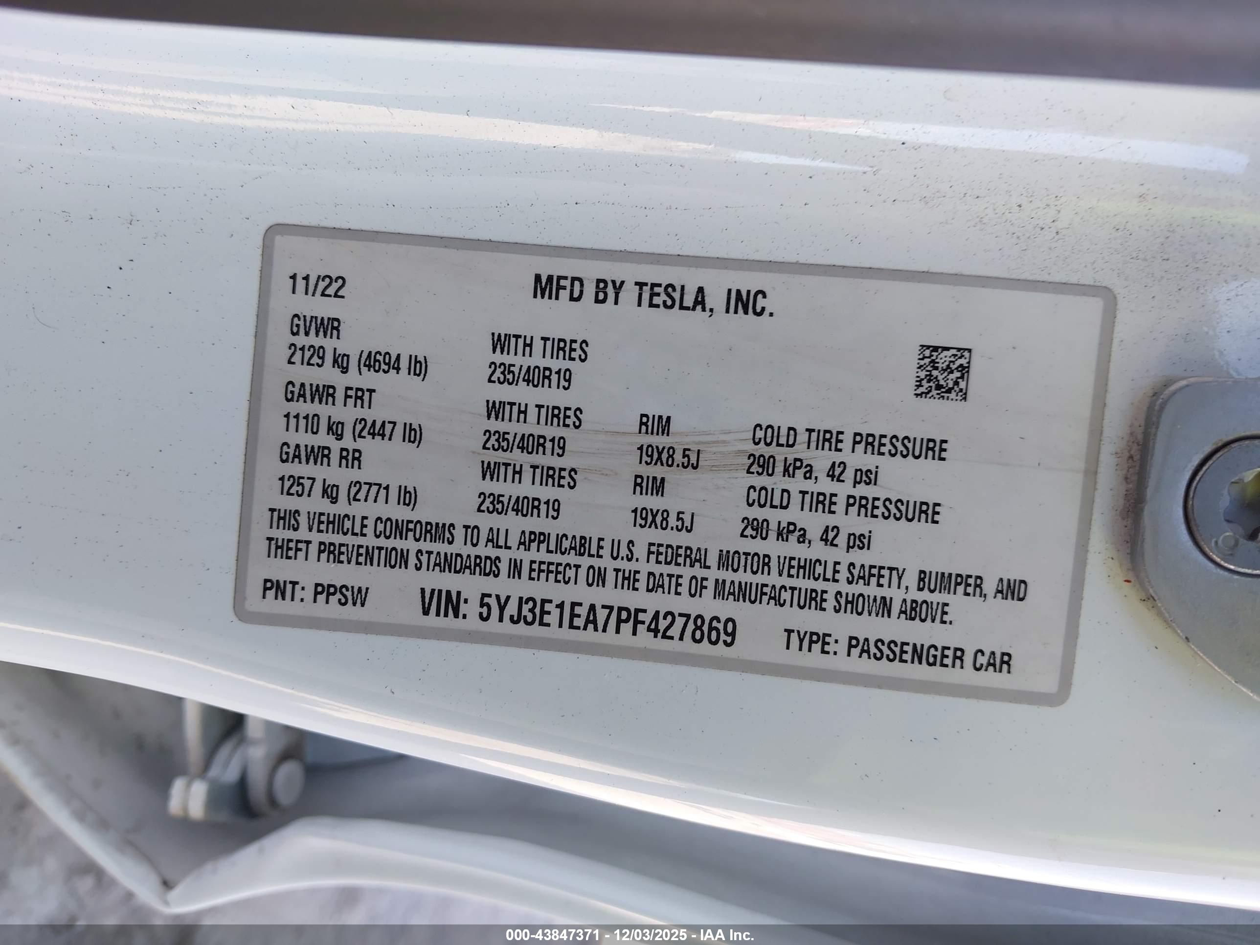 TESLA MODEL image 9