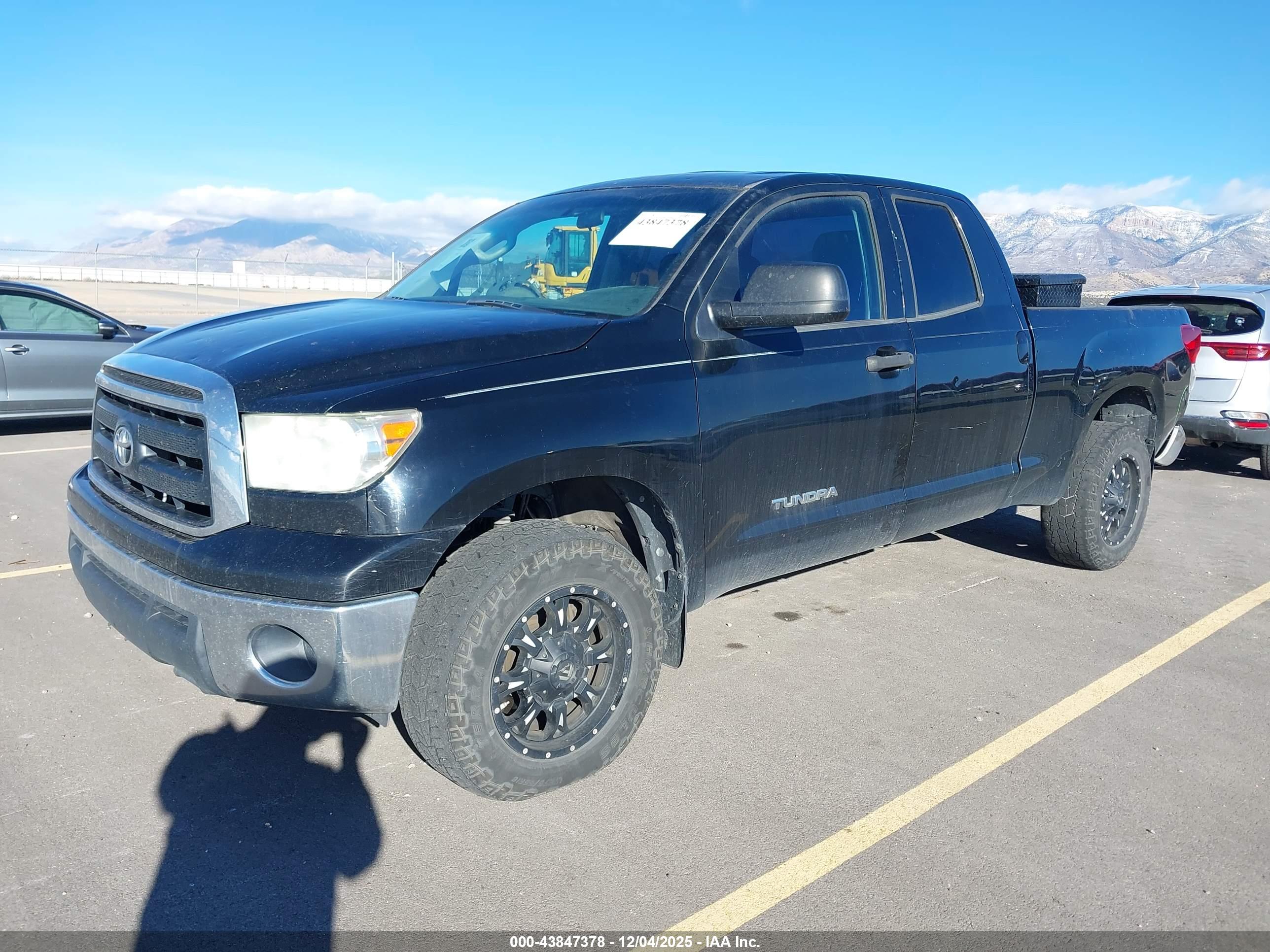 TOYOTA TUNDRA image 2