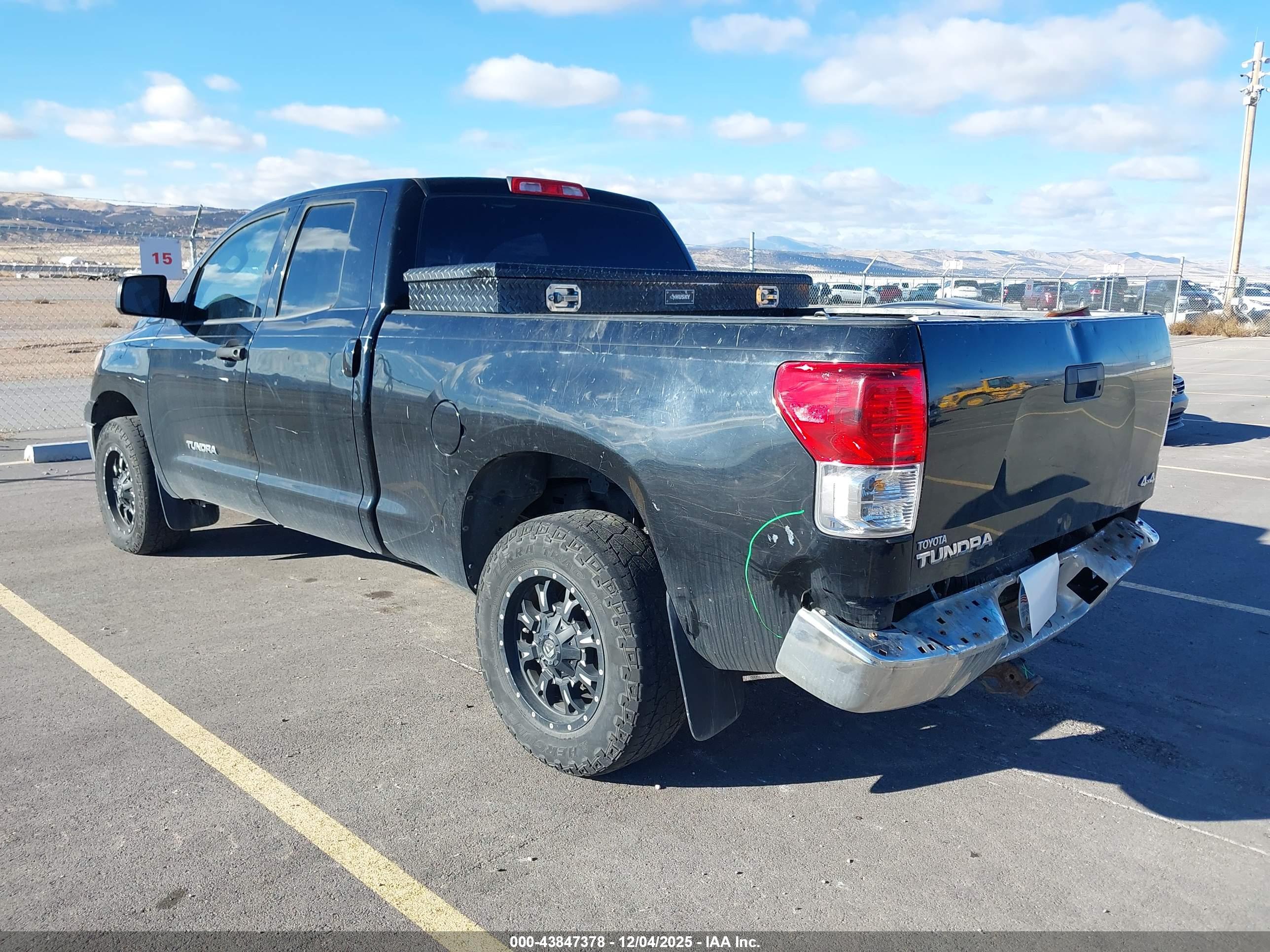TOYOTA TUNDRA image 3