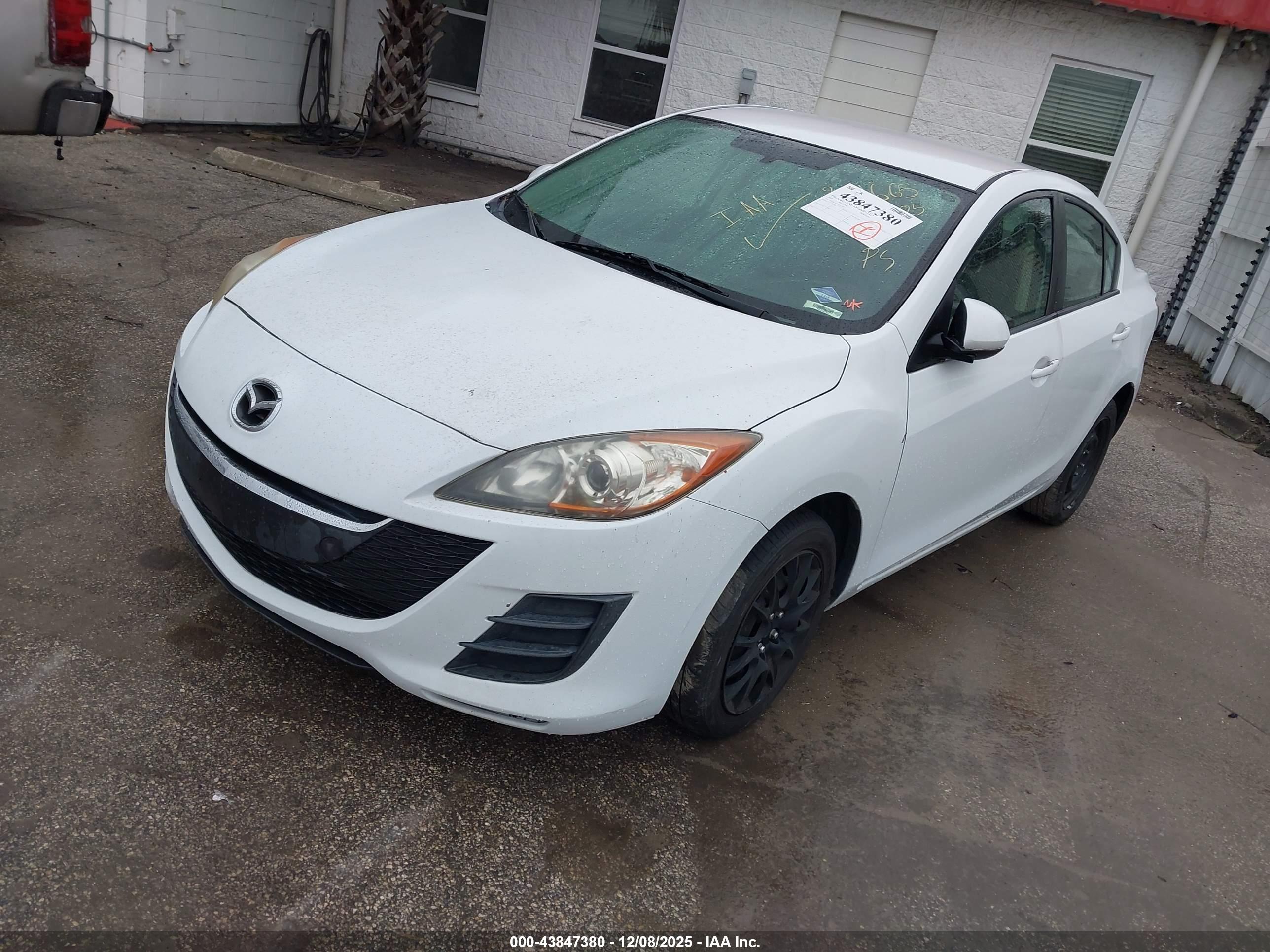 MAZDA MAZDA3 image 2