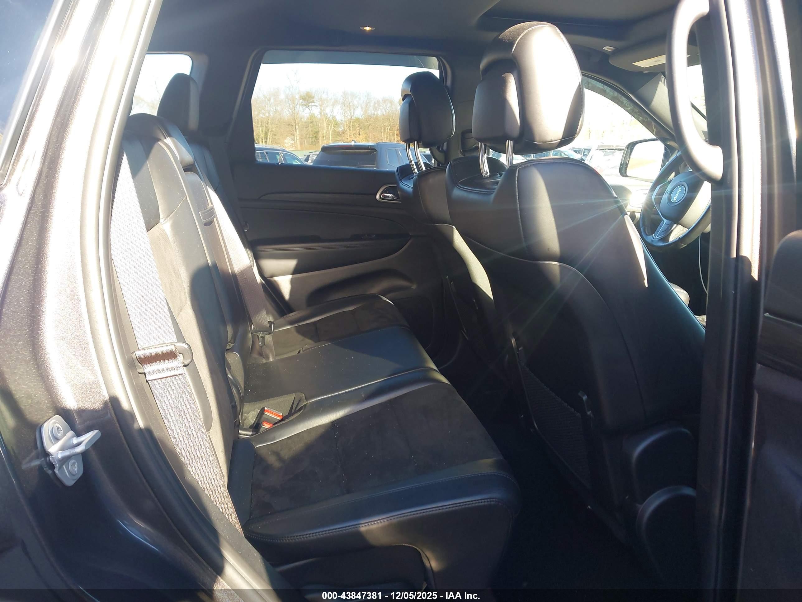 JEEP GRAND image 8