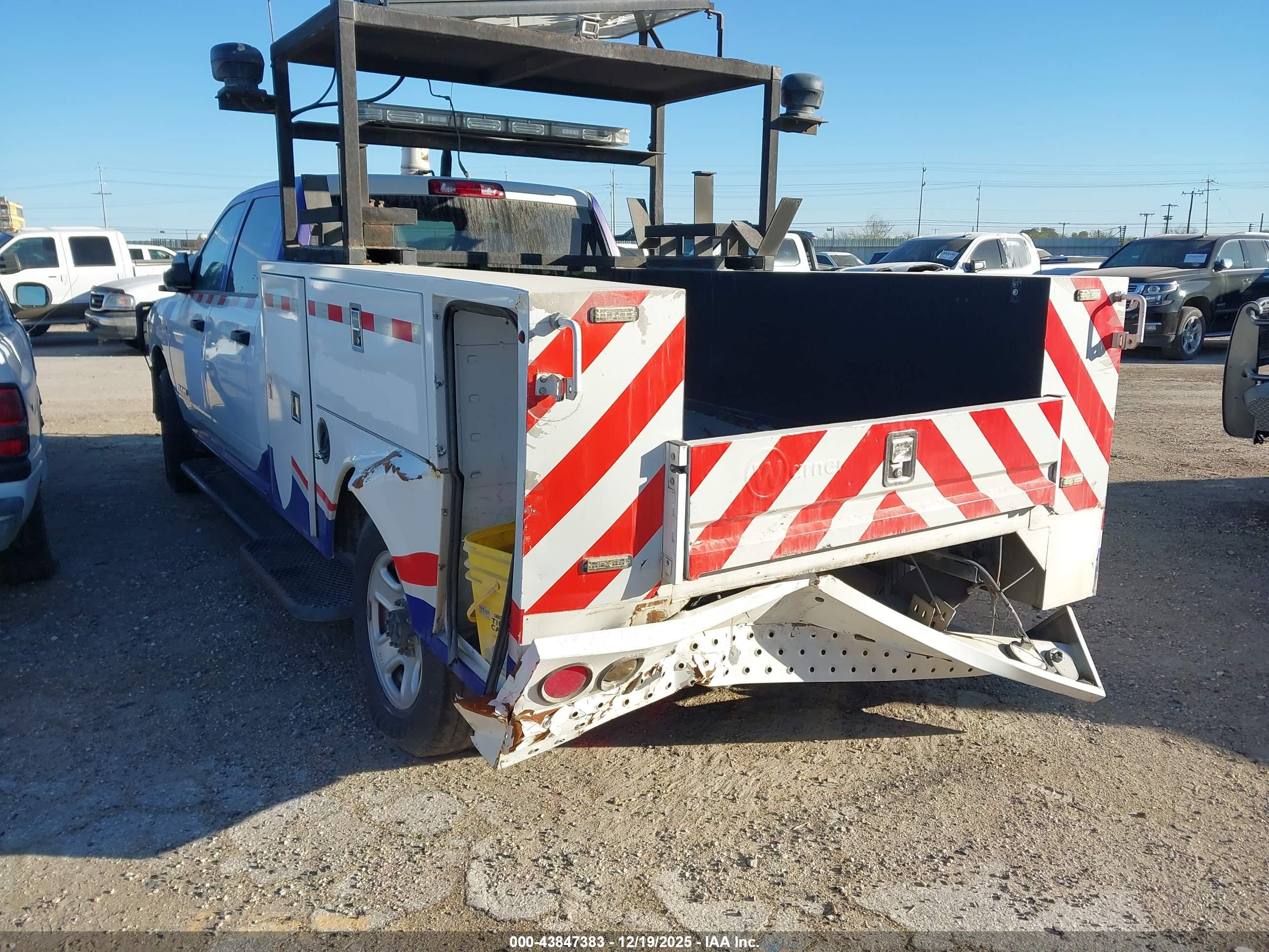 RAM 2500 image 3