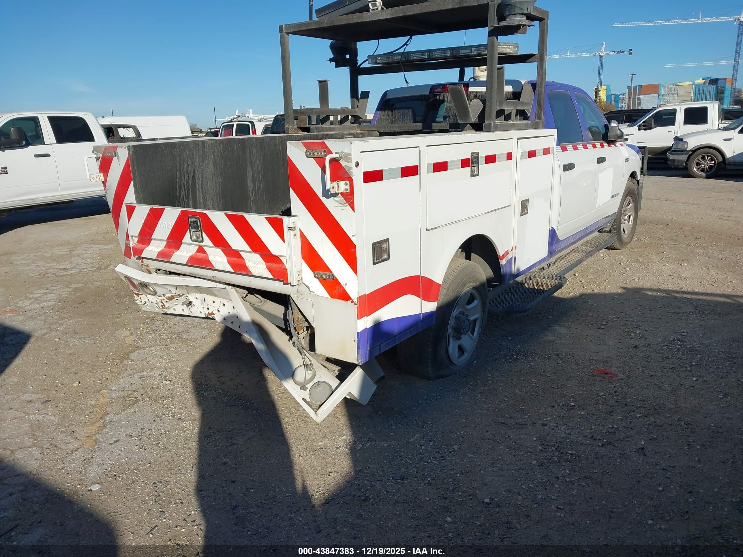RAM 2500 image 4