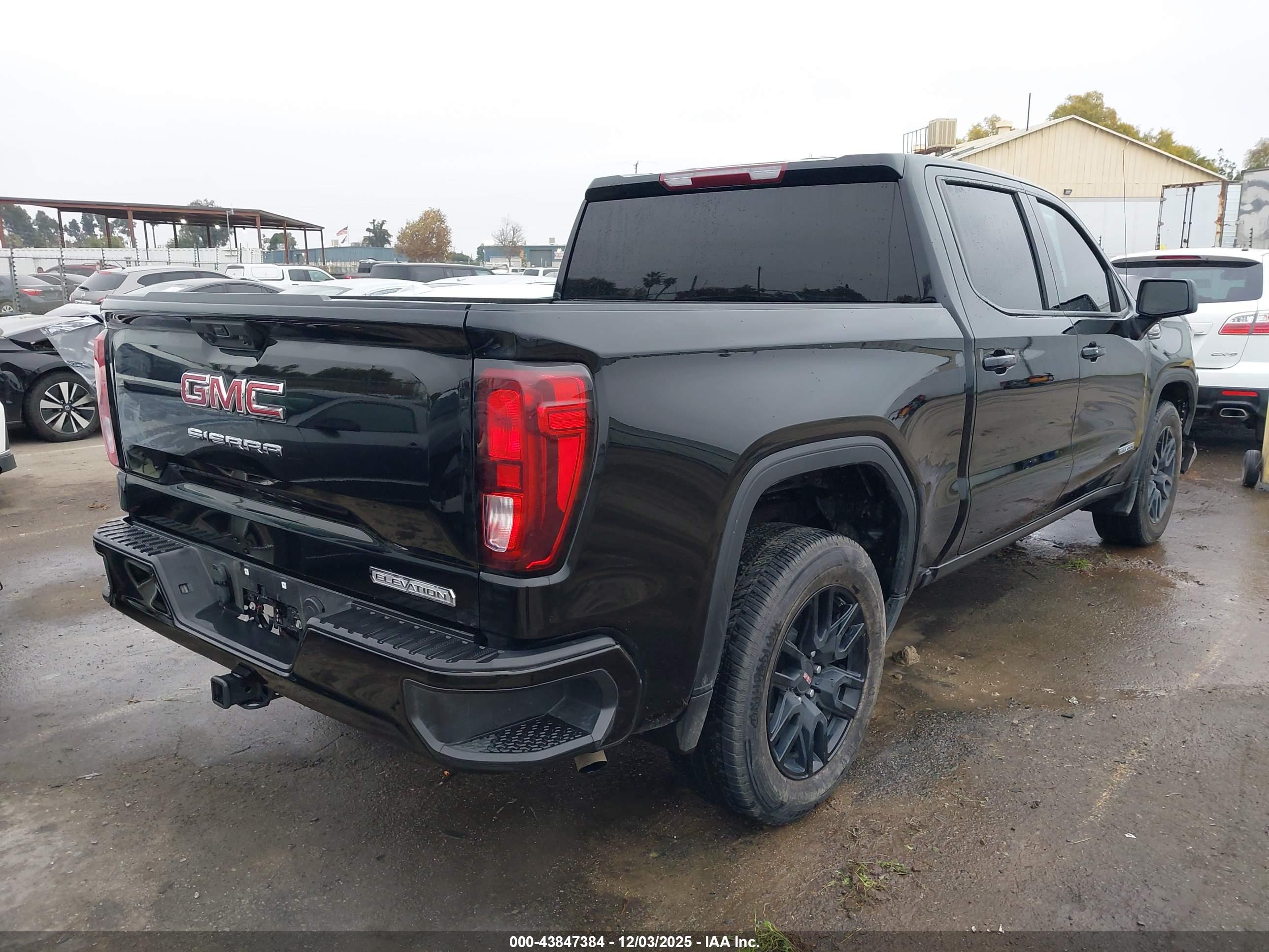 GMC SIERRA image 4