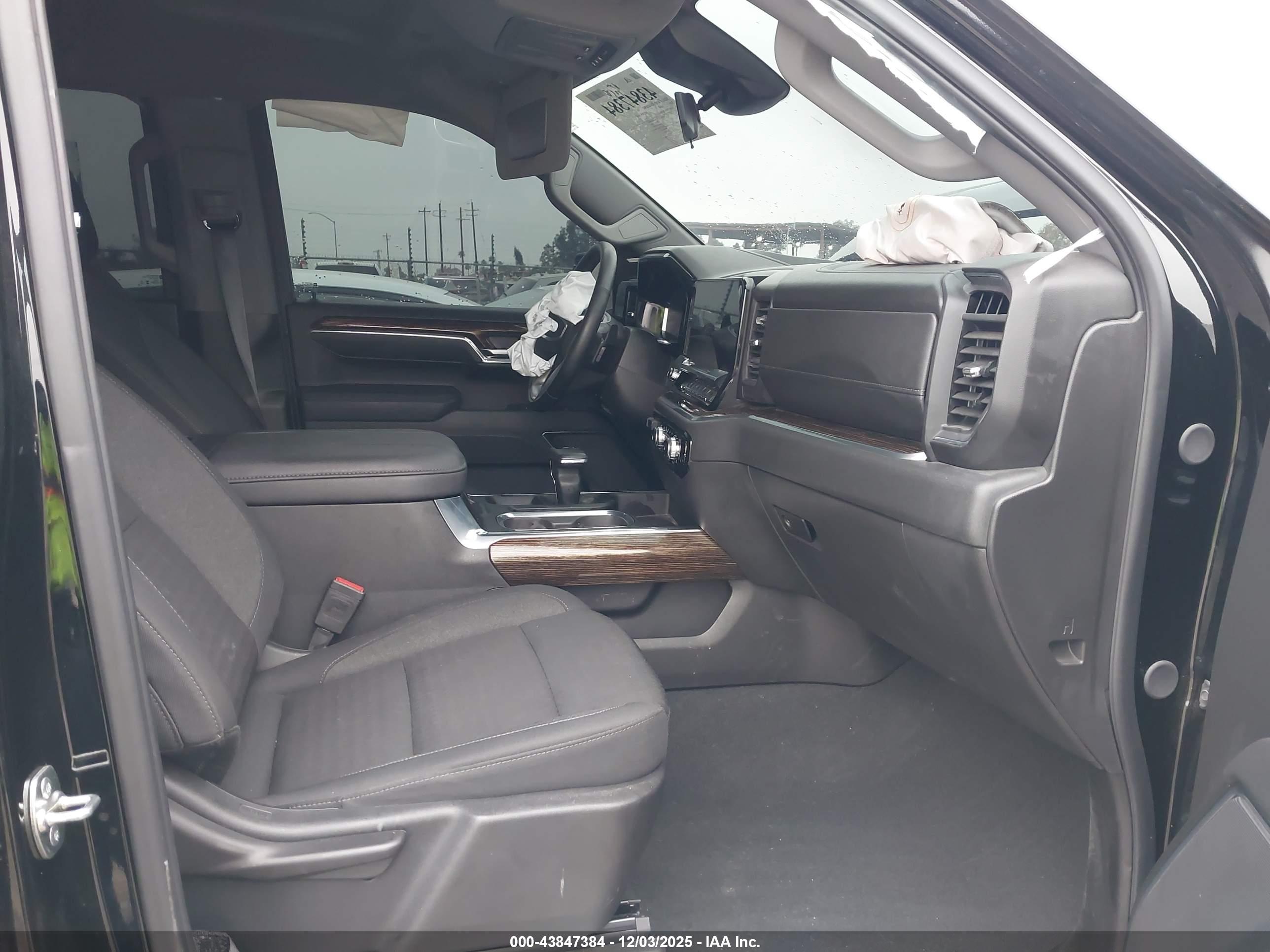 GMC SIERRA image 5