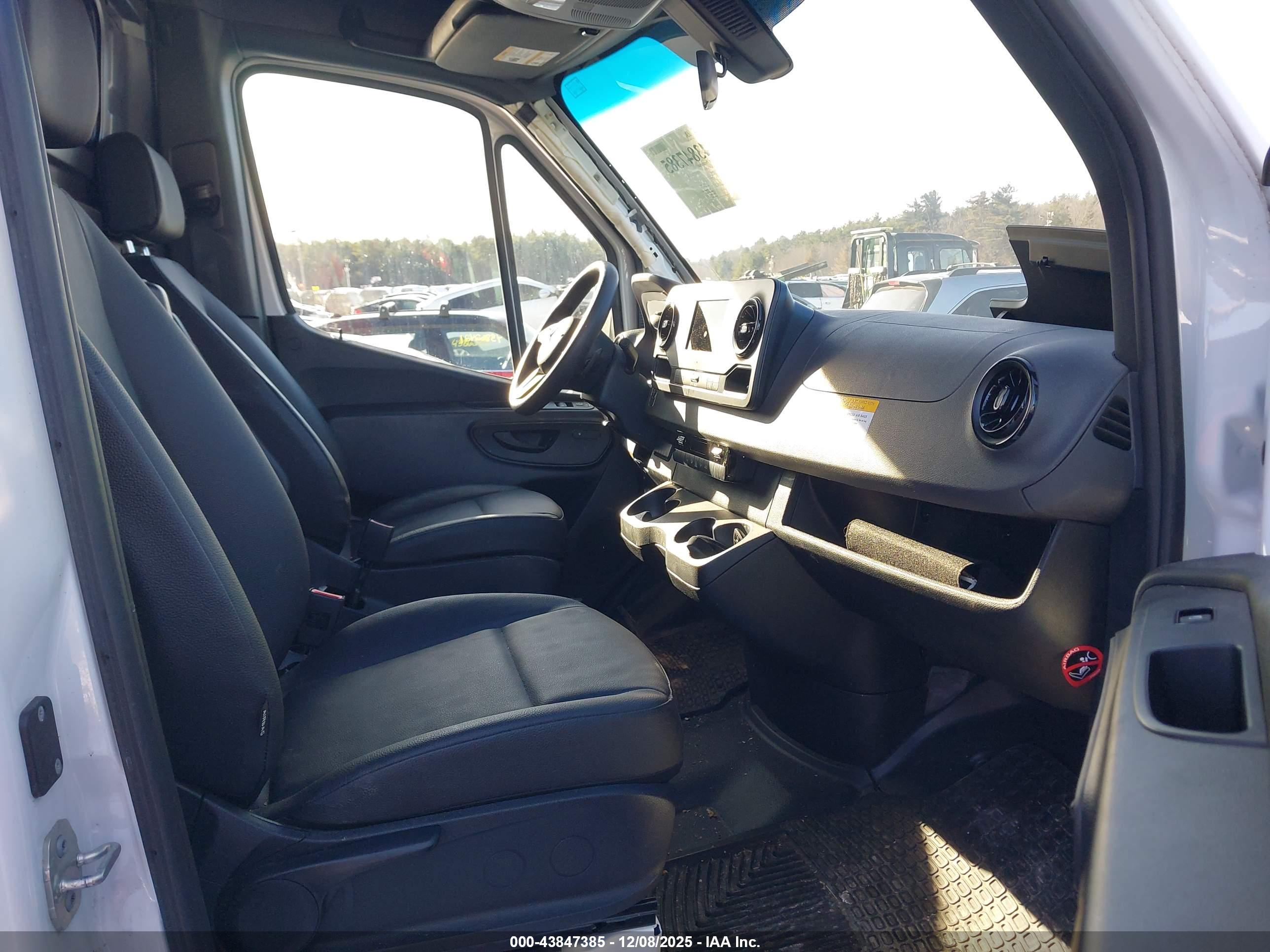 MERCEDES-BENZ SPRINTER image 5