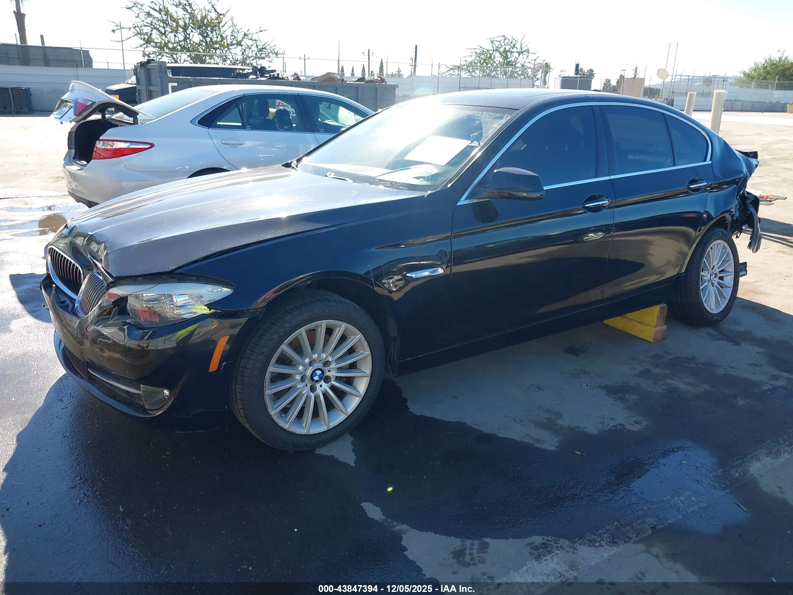 BMW 528I image 2