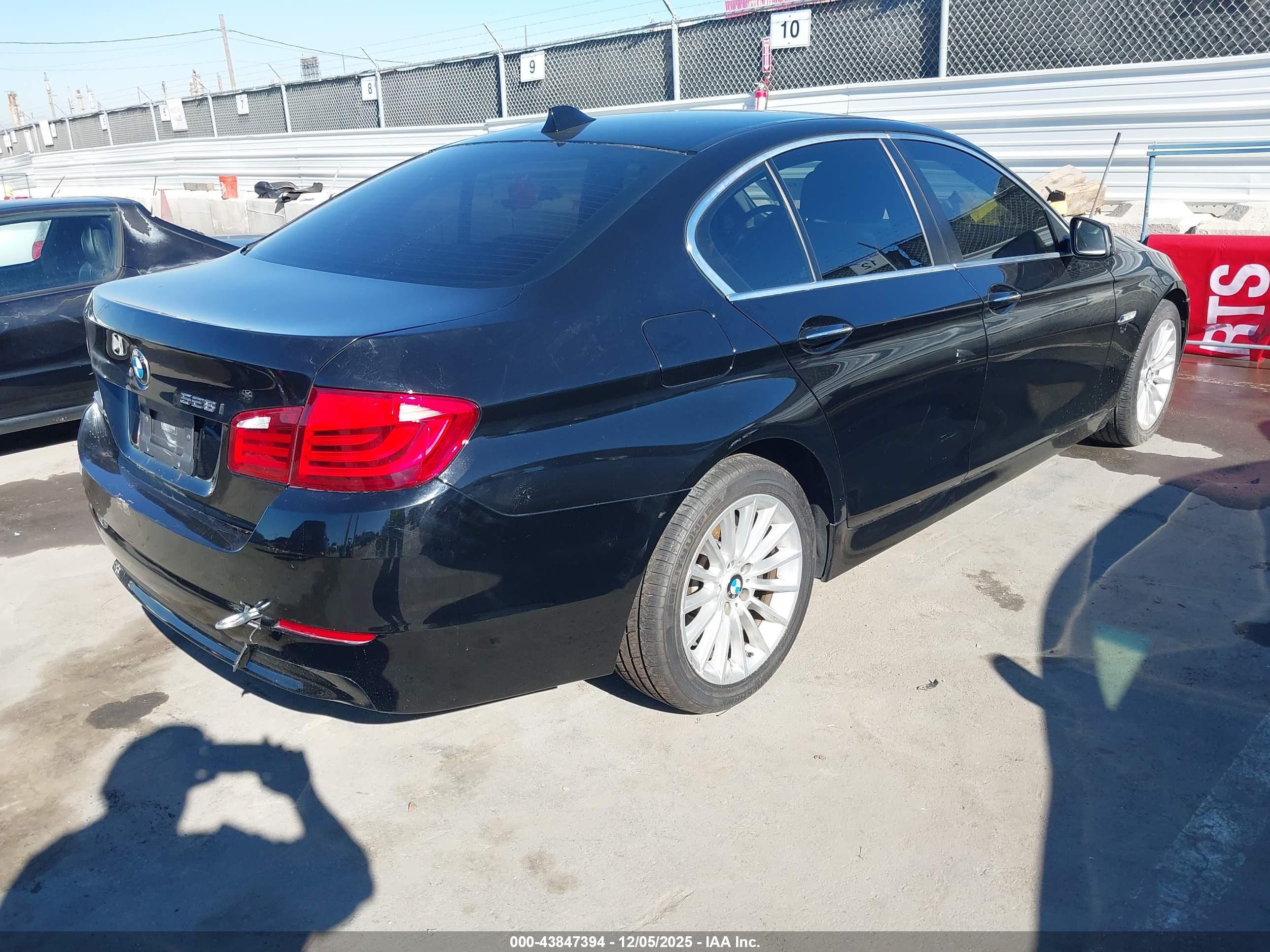 BMW 528I image 4