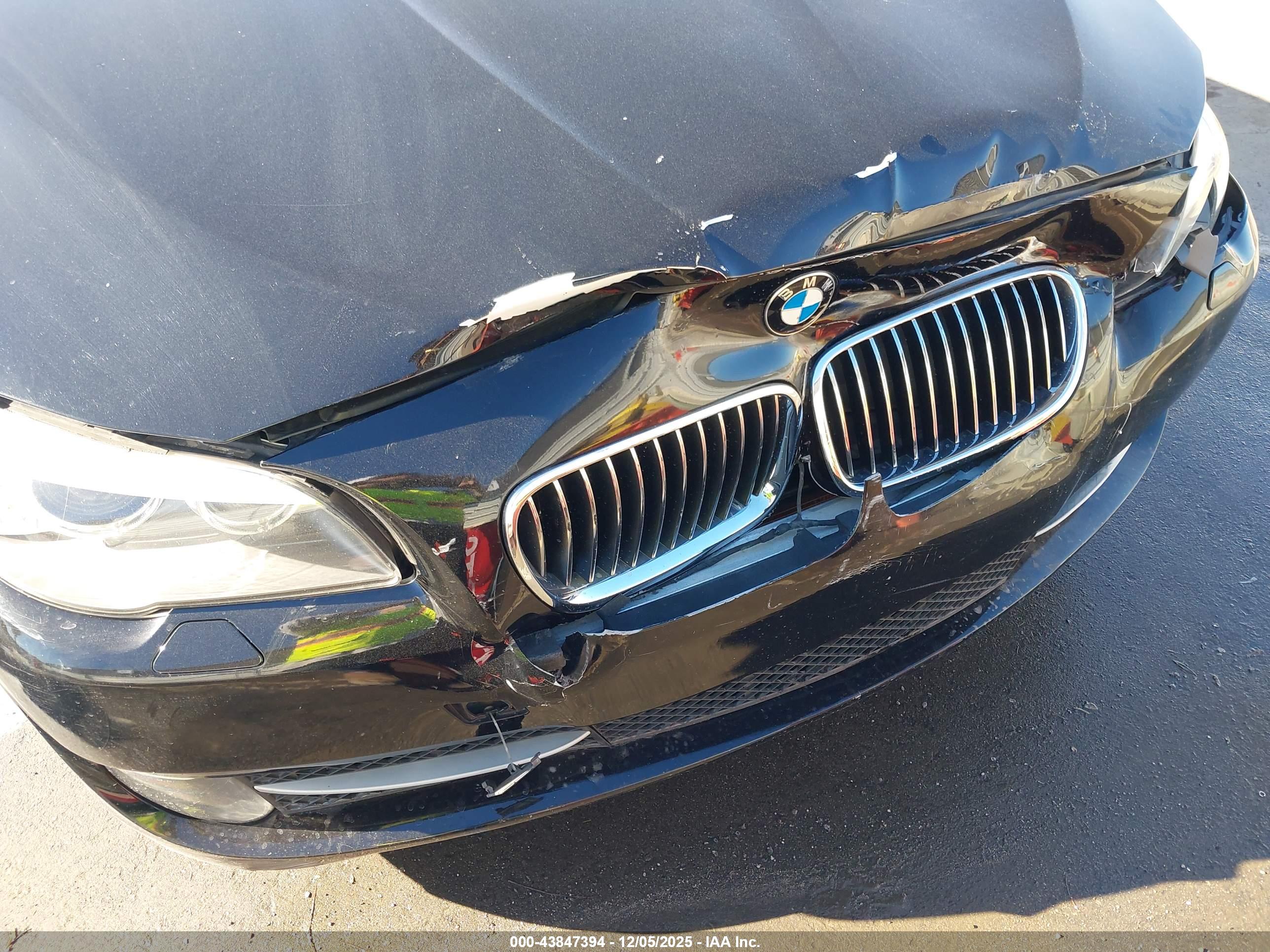 BMW 528I image 6