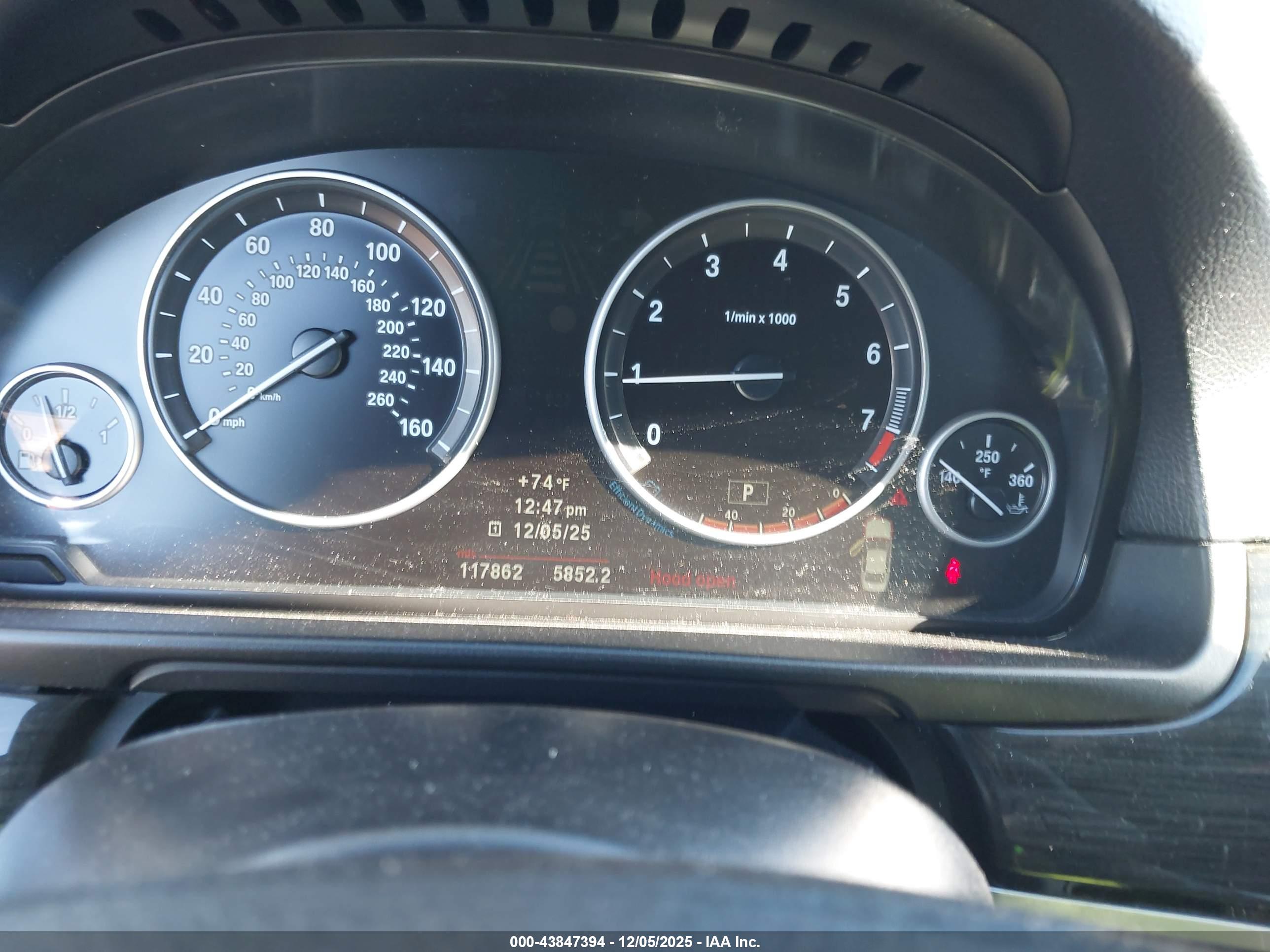 BMW 528I image 7