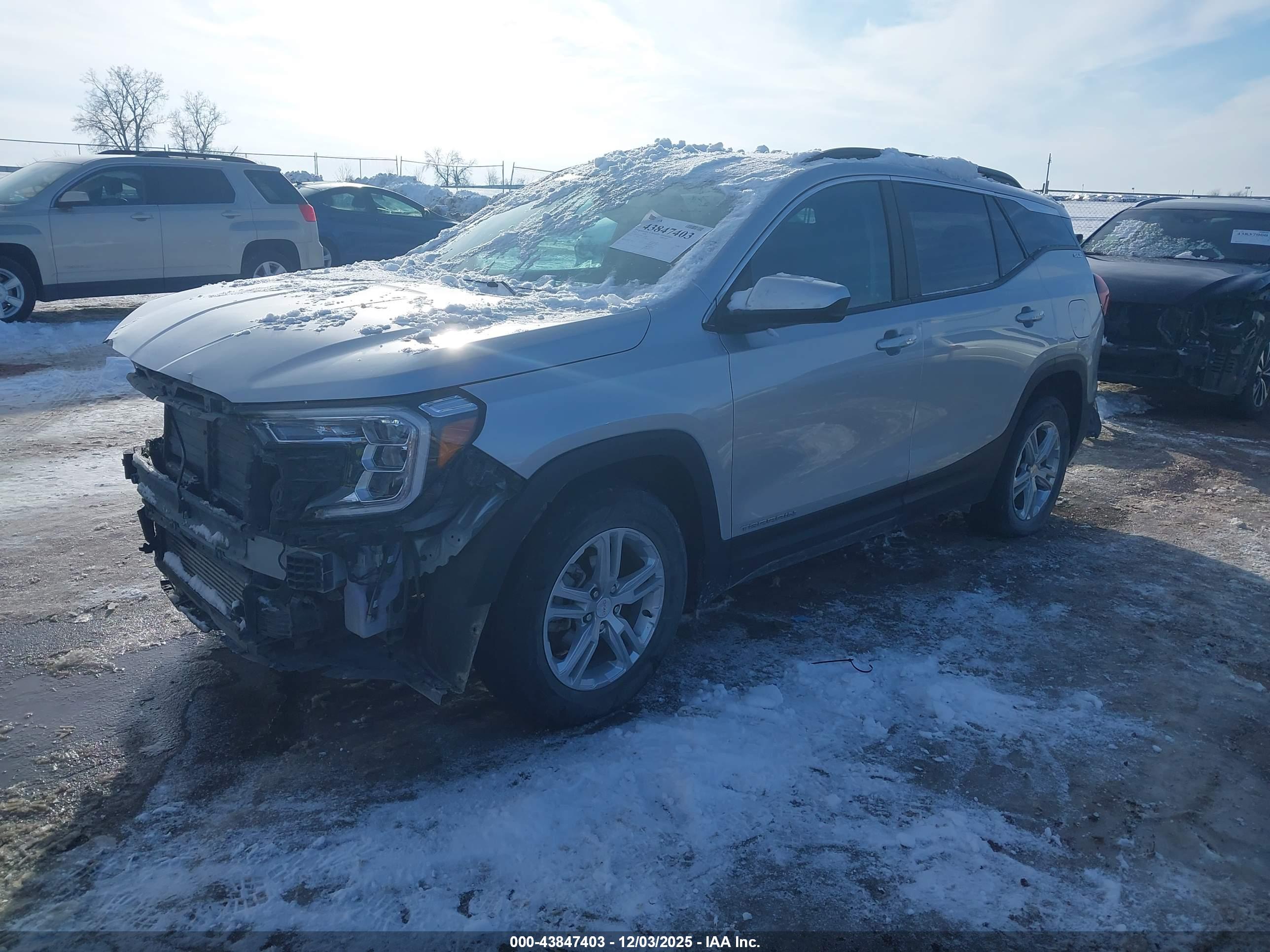 GMC TERRAIN image 2