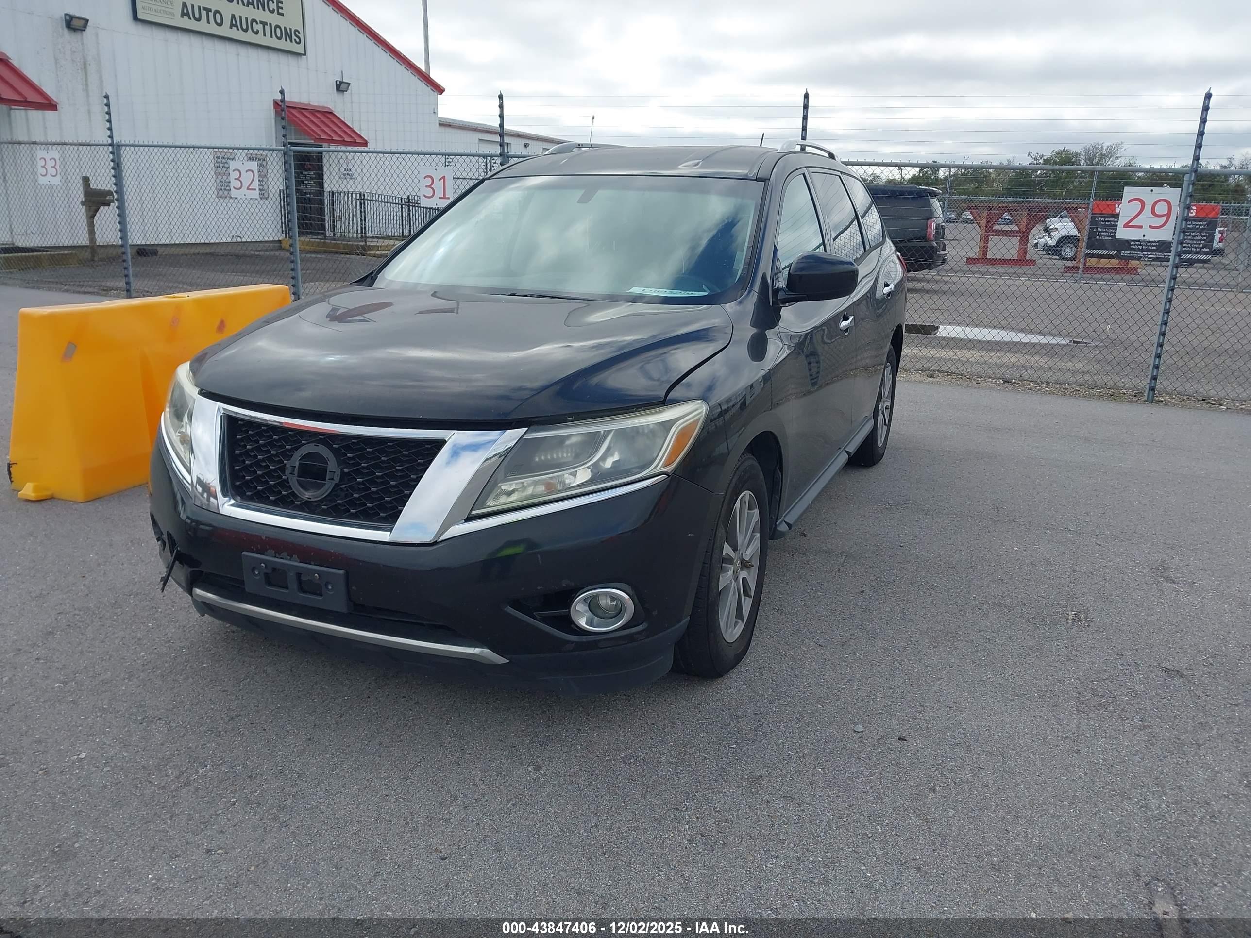 NISSAN PATHFINDER image 2