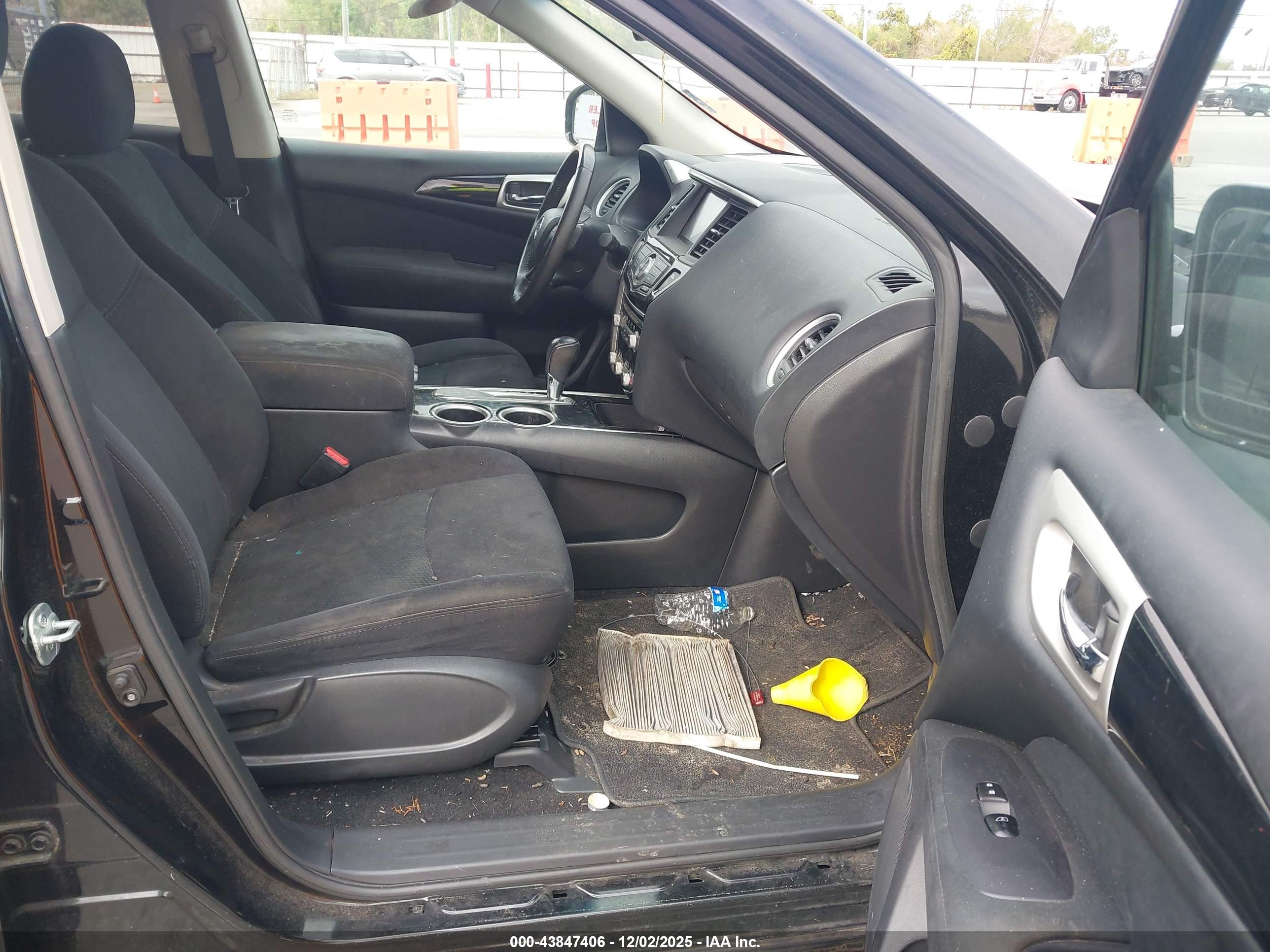 NISSAN PATHFINDER image 5