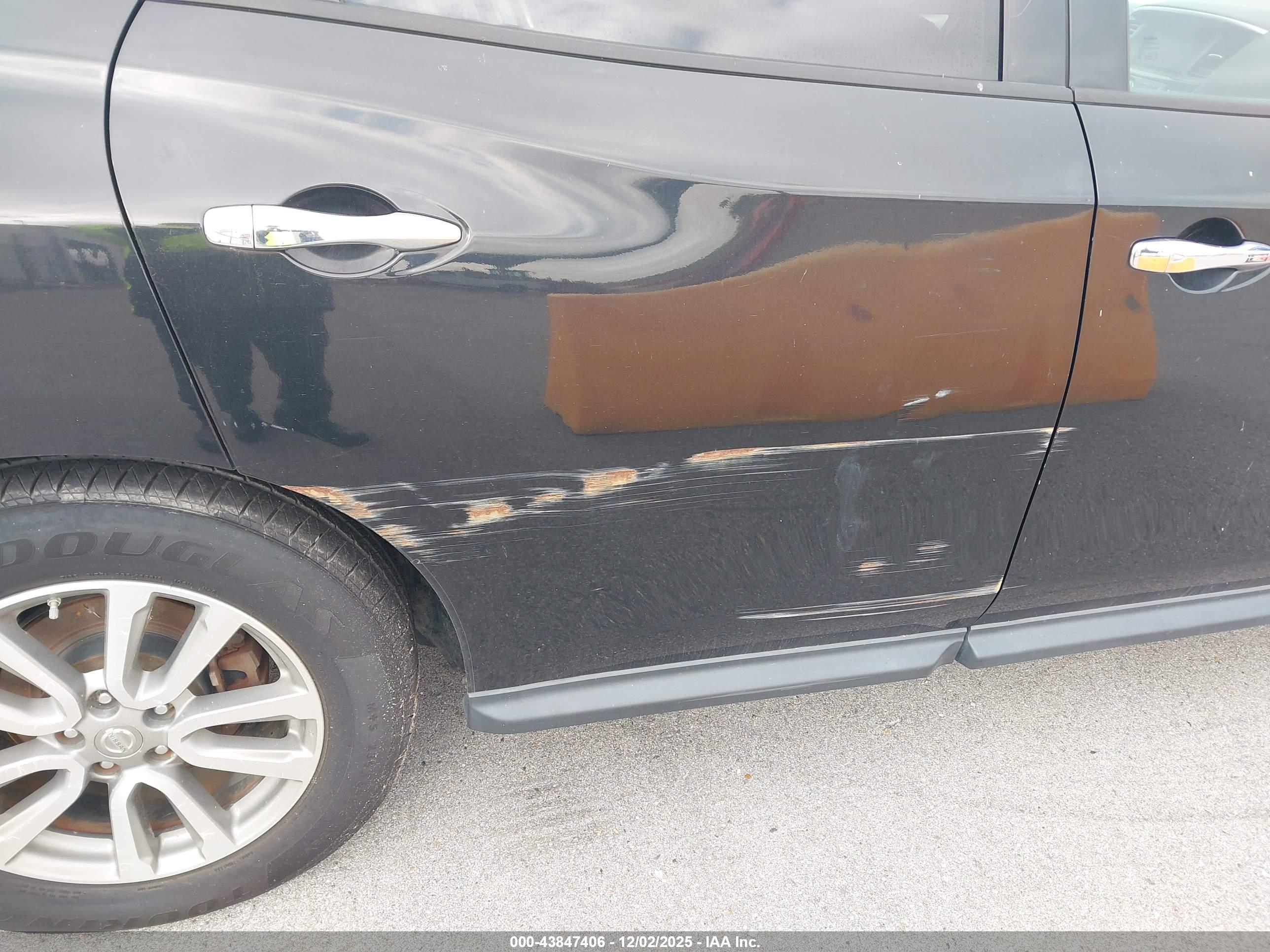 NISSAN PATHFINDER image 6