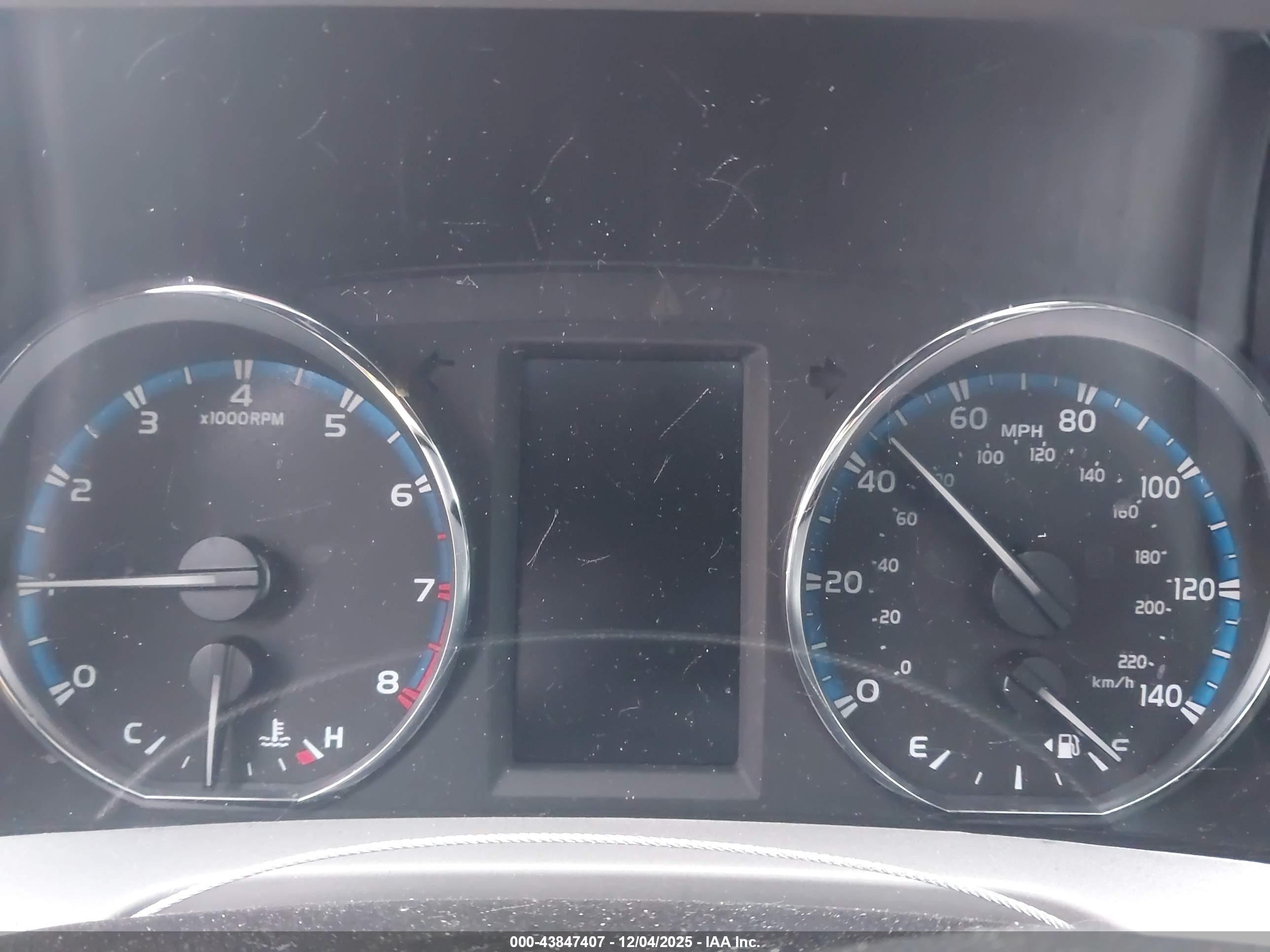 TOYOTA RAV4 image 7
