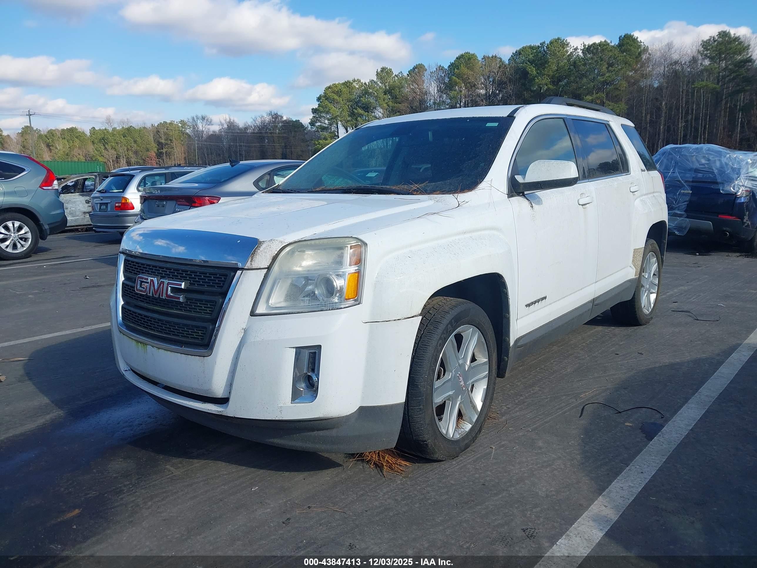 GMC TERRAIN image 2