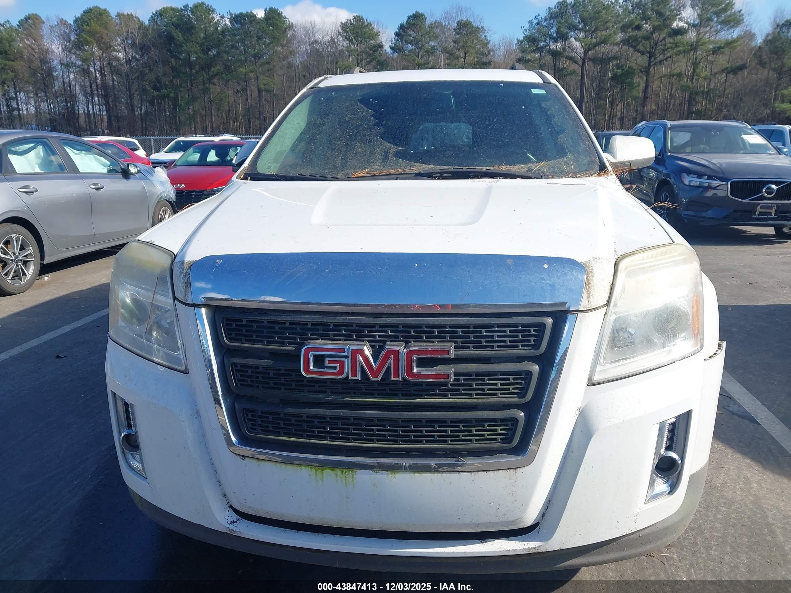 GMC TERRAIN image 6