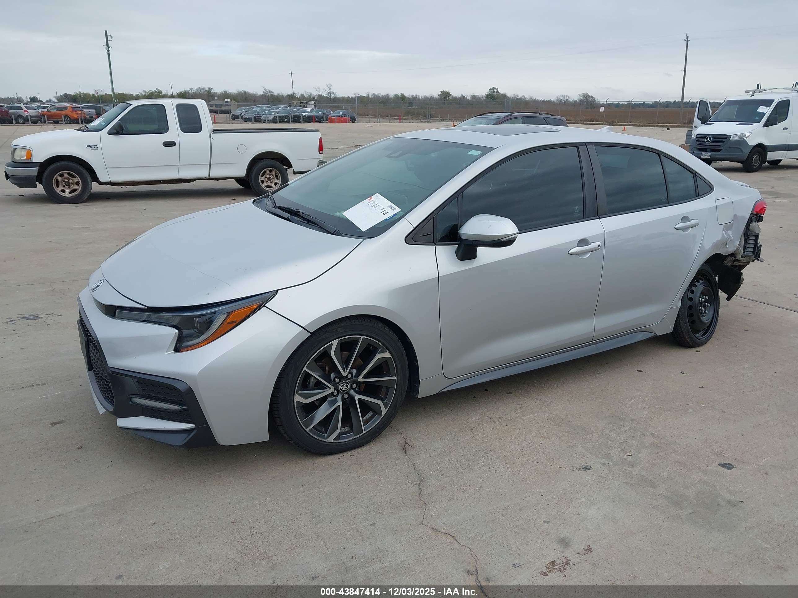 TOYOTA COROLLA image 2