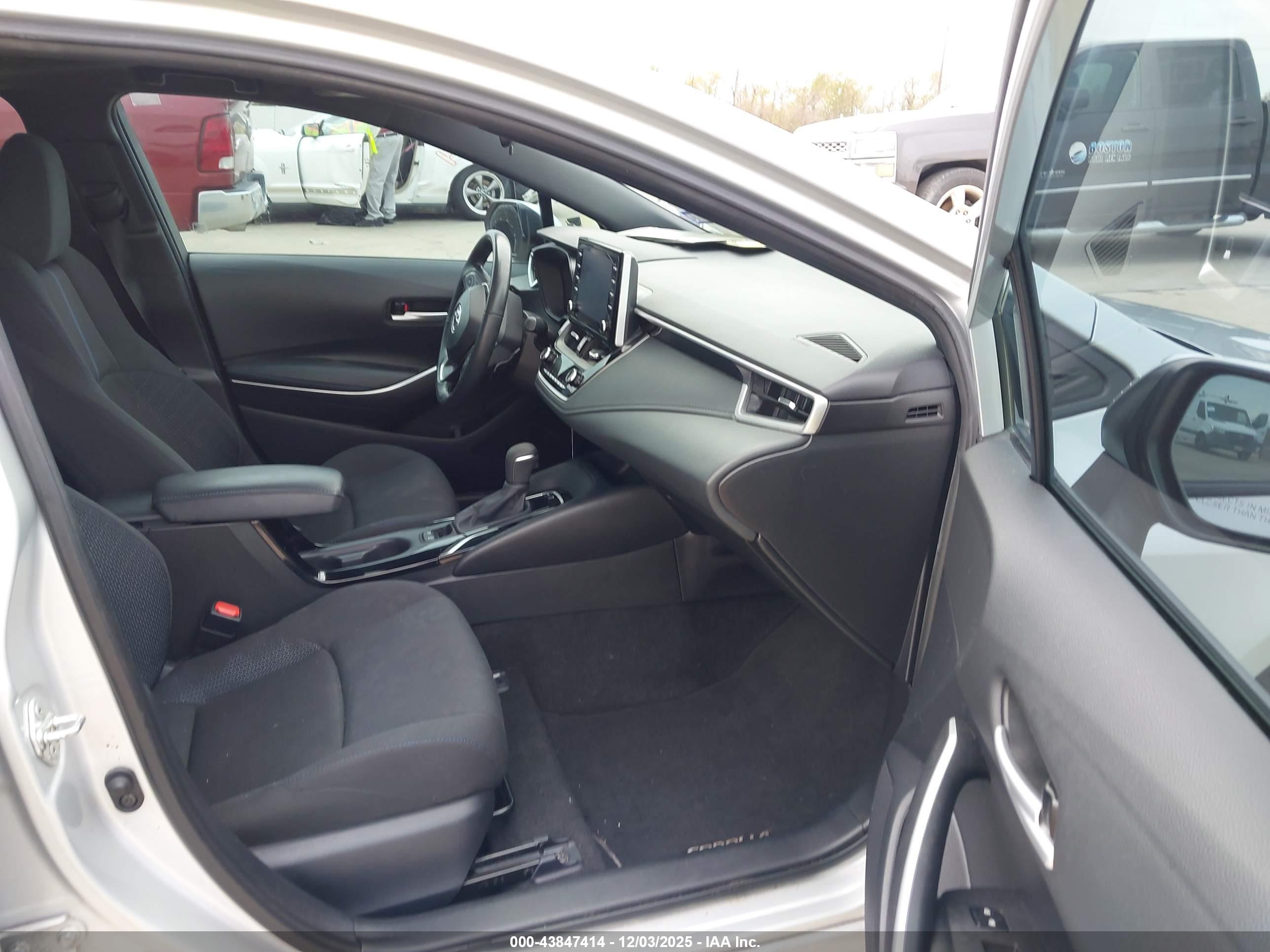 TOYOTA COROLLA image 5