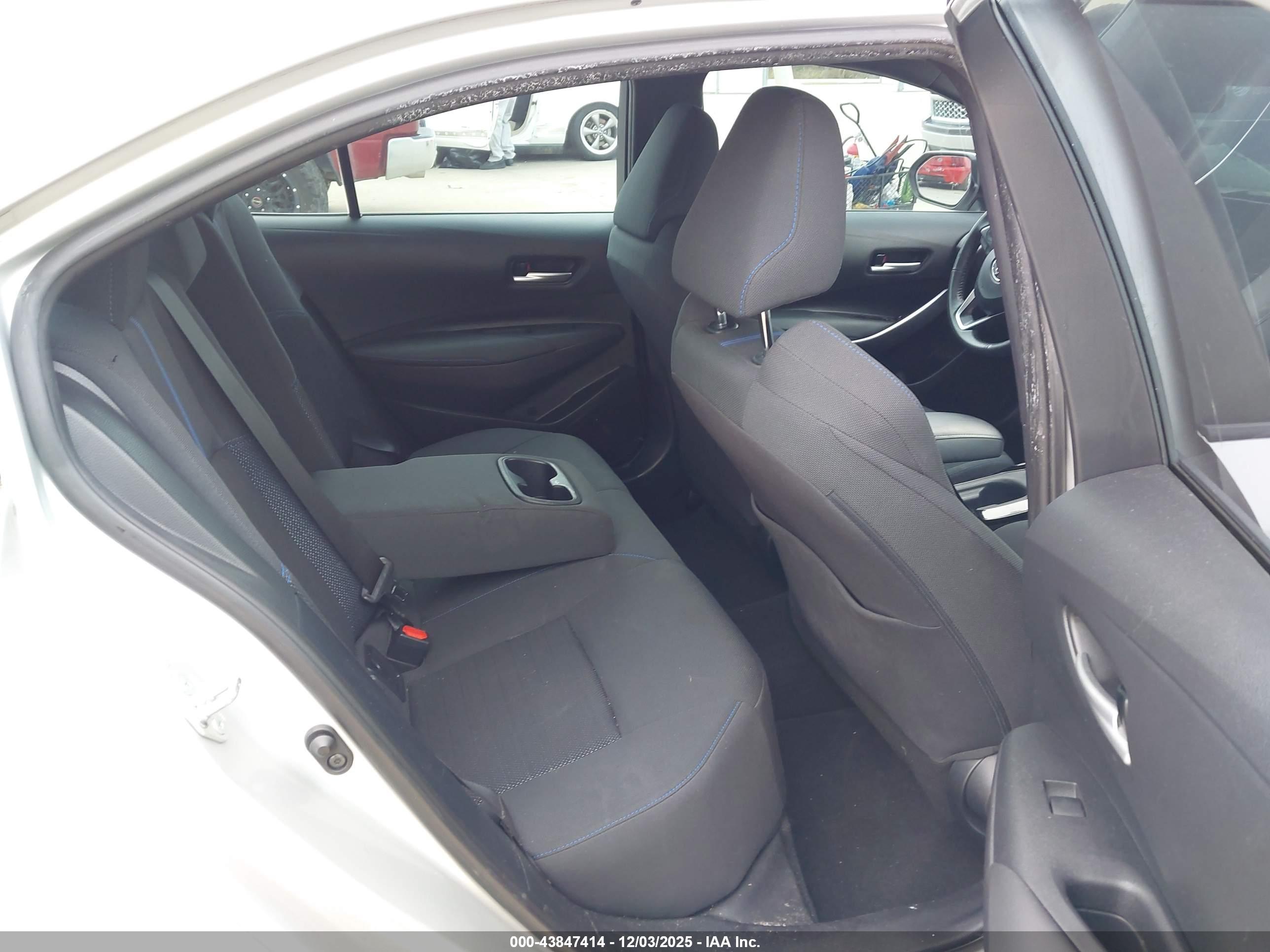 TOYOTA COROLLA image 8