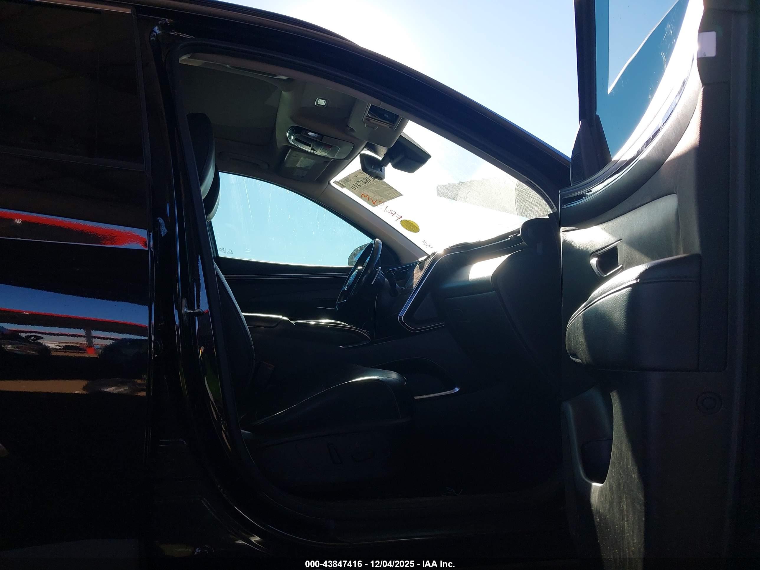 HYUNDAI TUCSON image 5