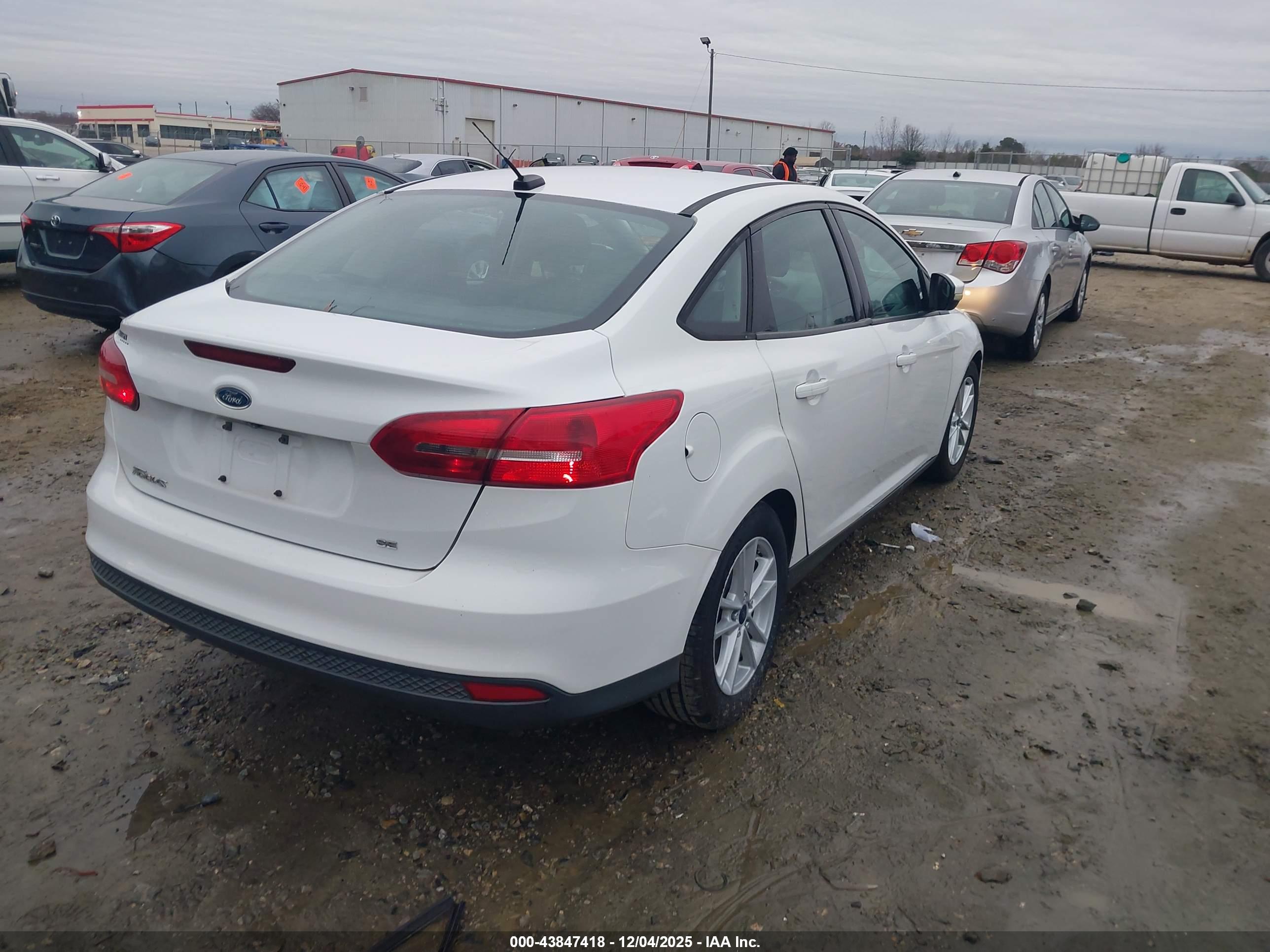 FORD FOCUS image 4