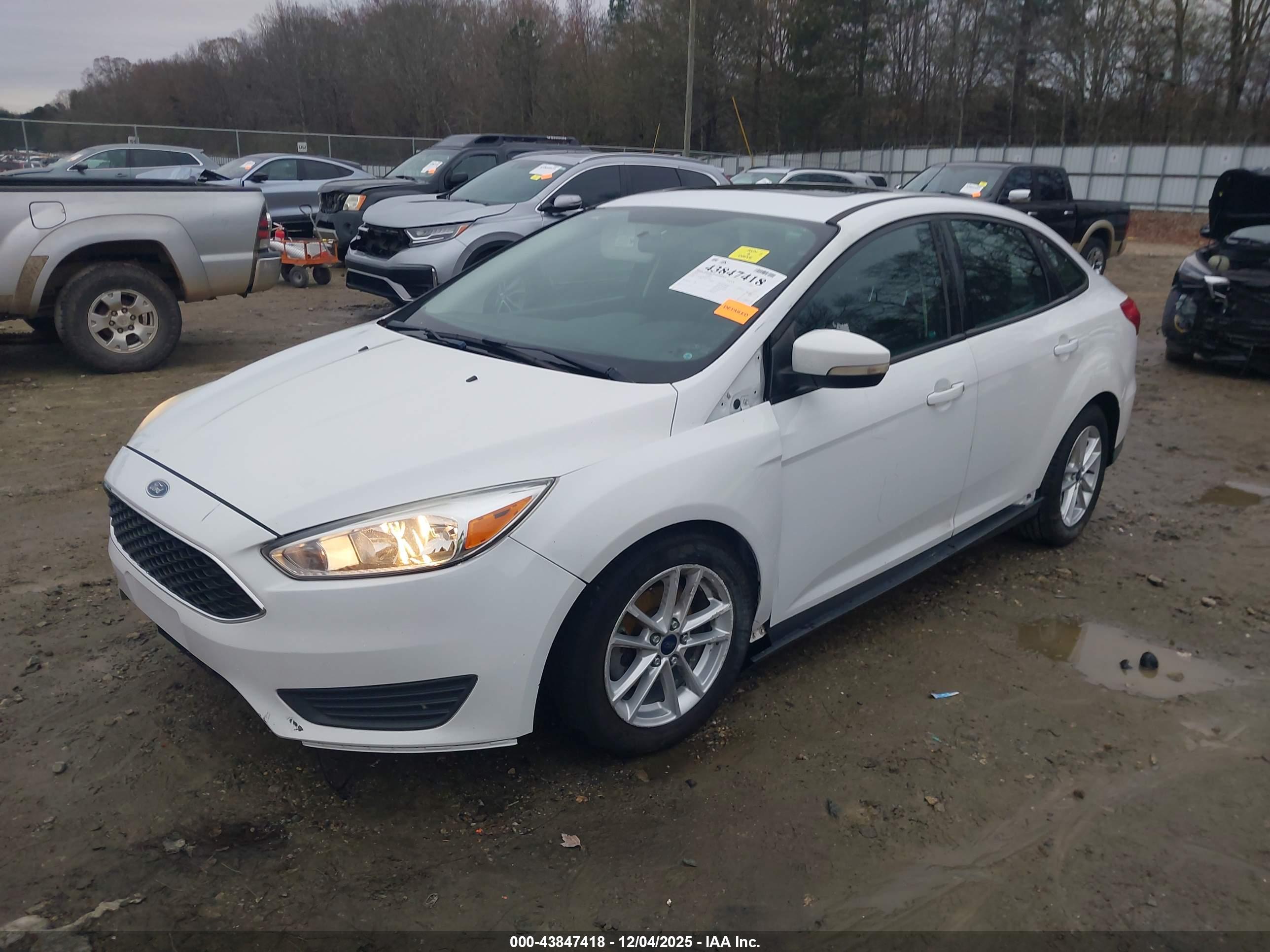 FORD FOCUS image 6