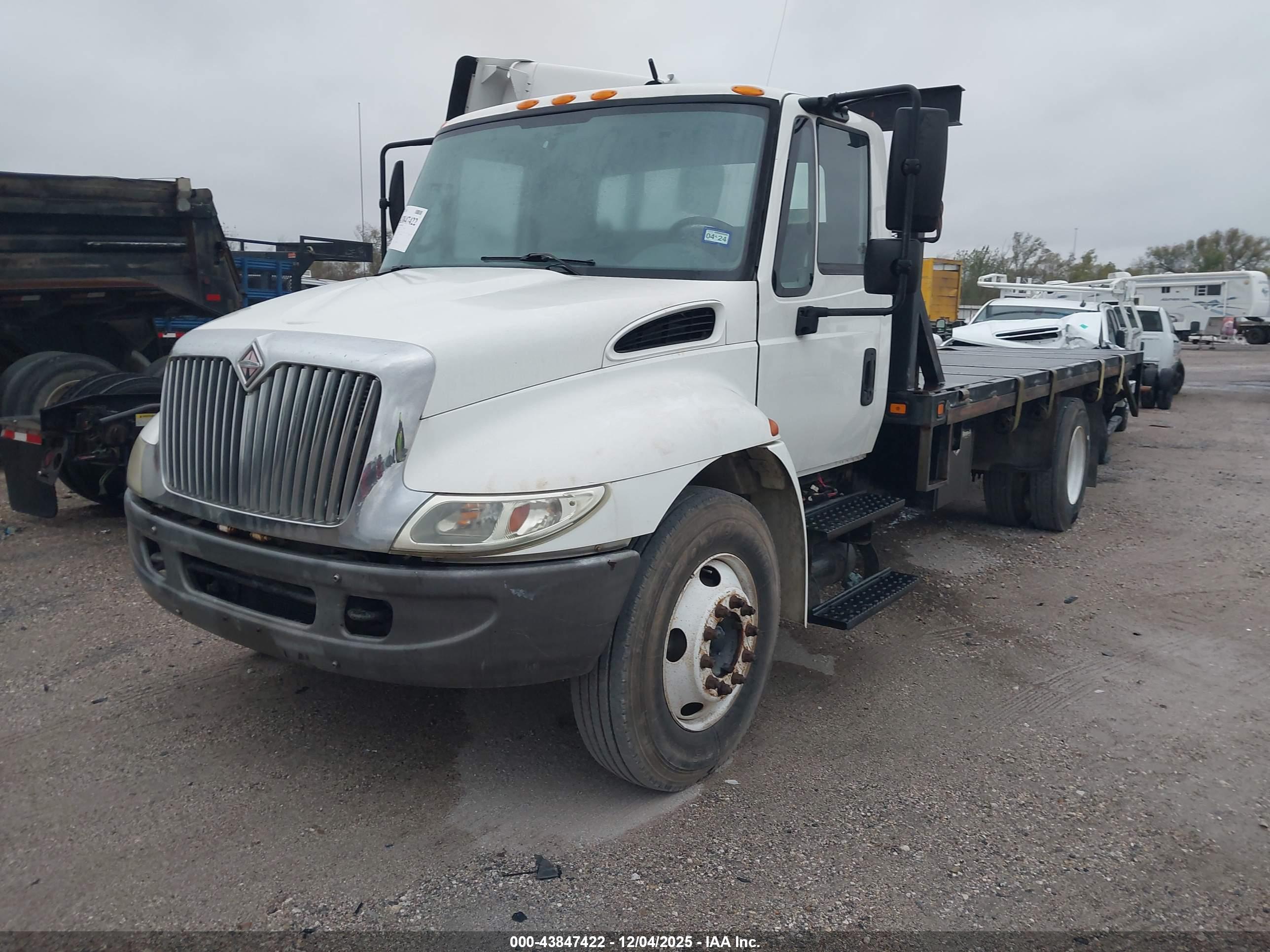 INTERNATIONAL 4000 image 2