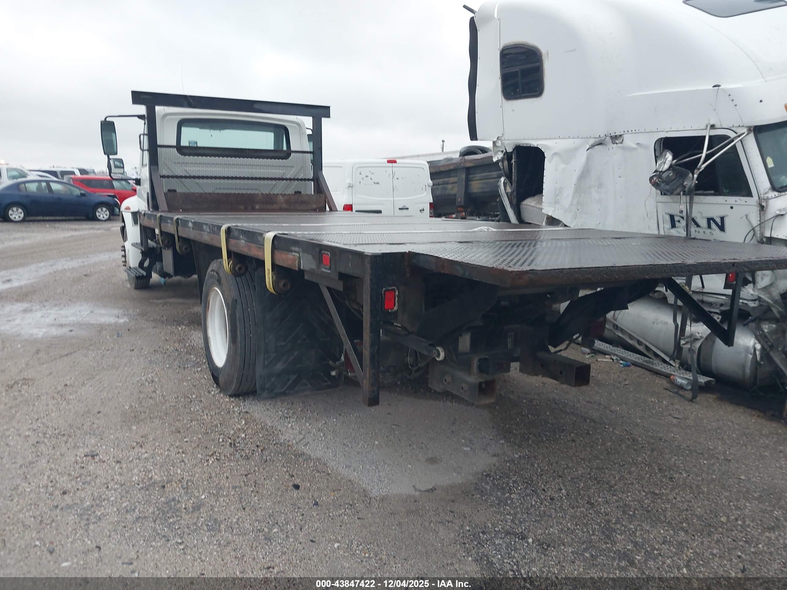 INTERNATIONAL 4000 image 3