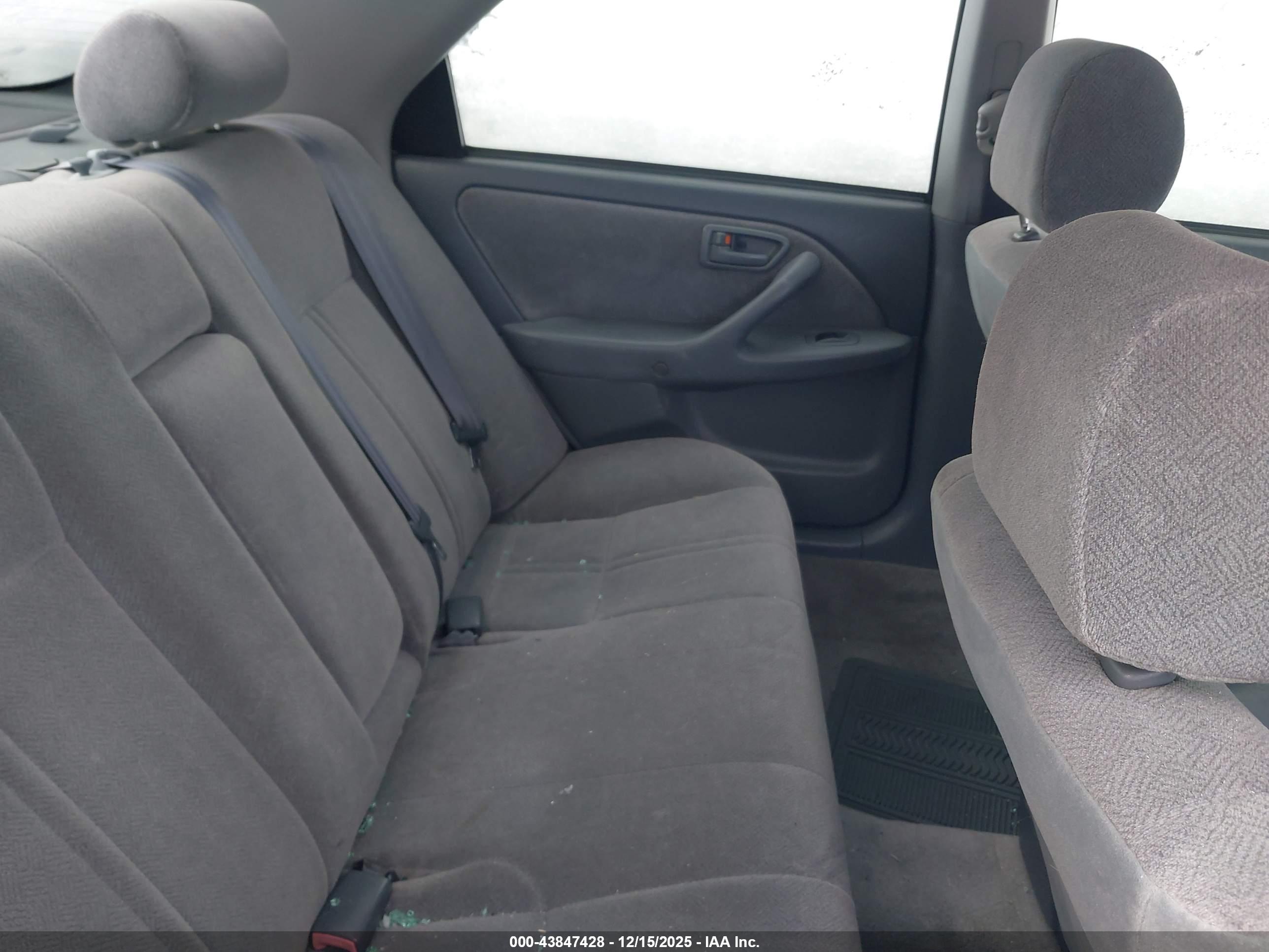 TOYOTA CAMRY image 8