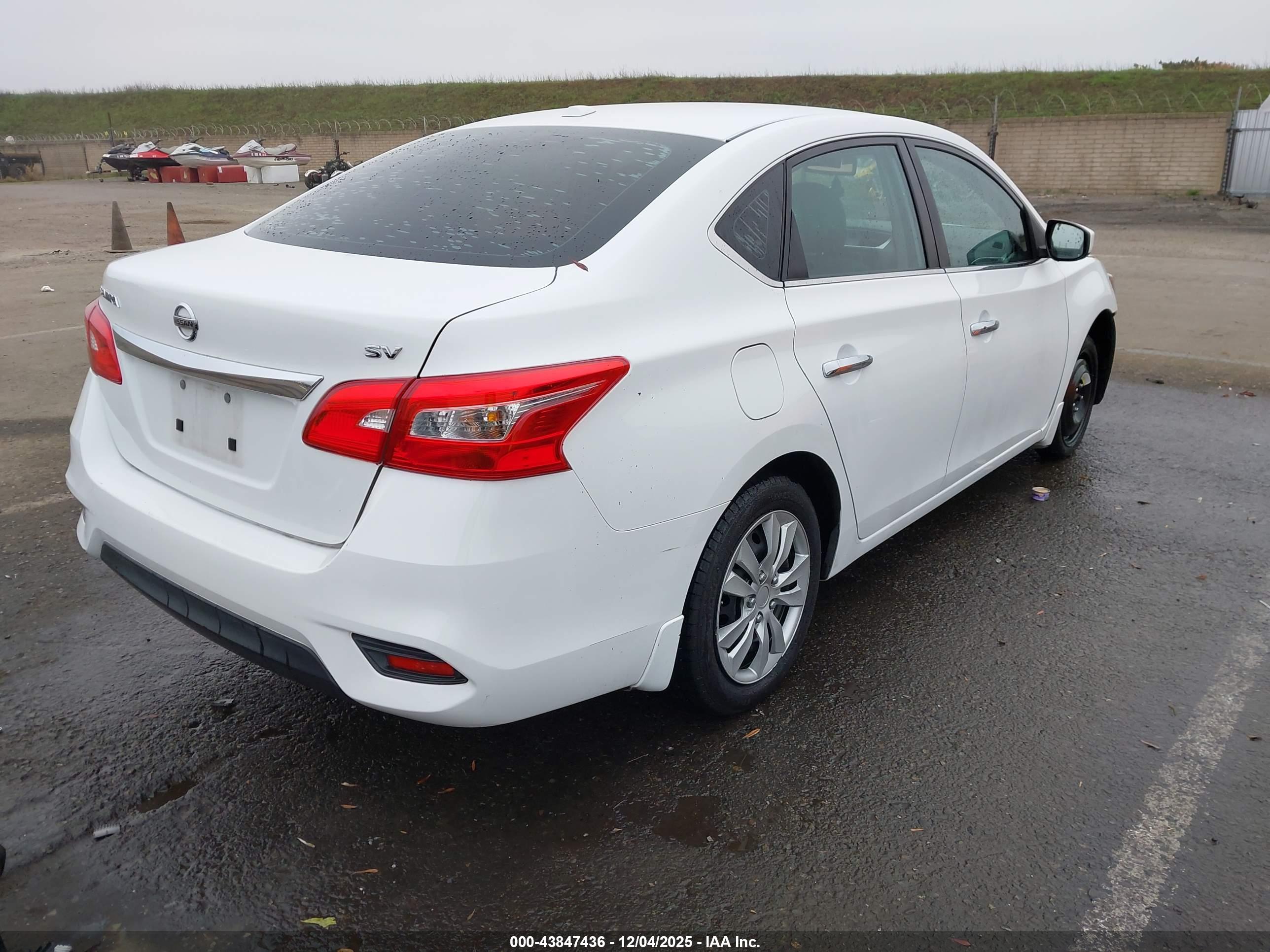 NISSAN SENTRA image 4