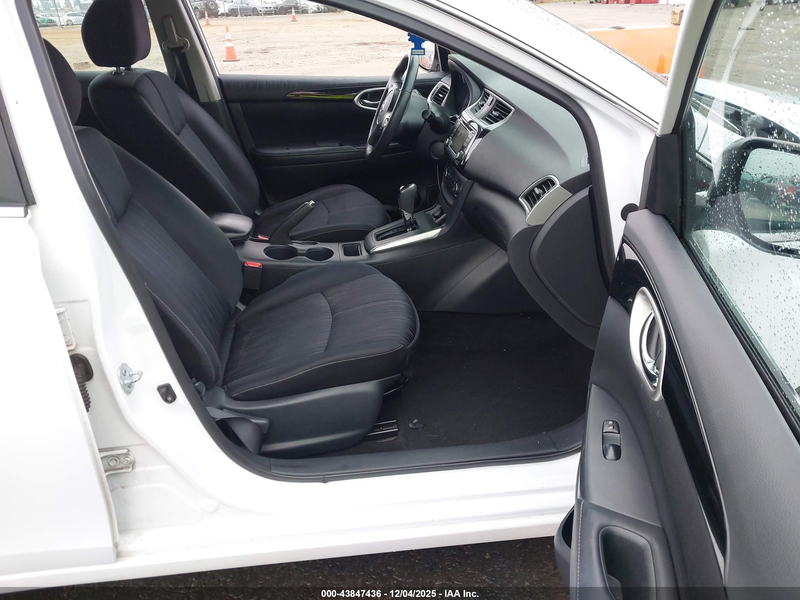 NISSAN SENTRA image 5