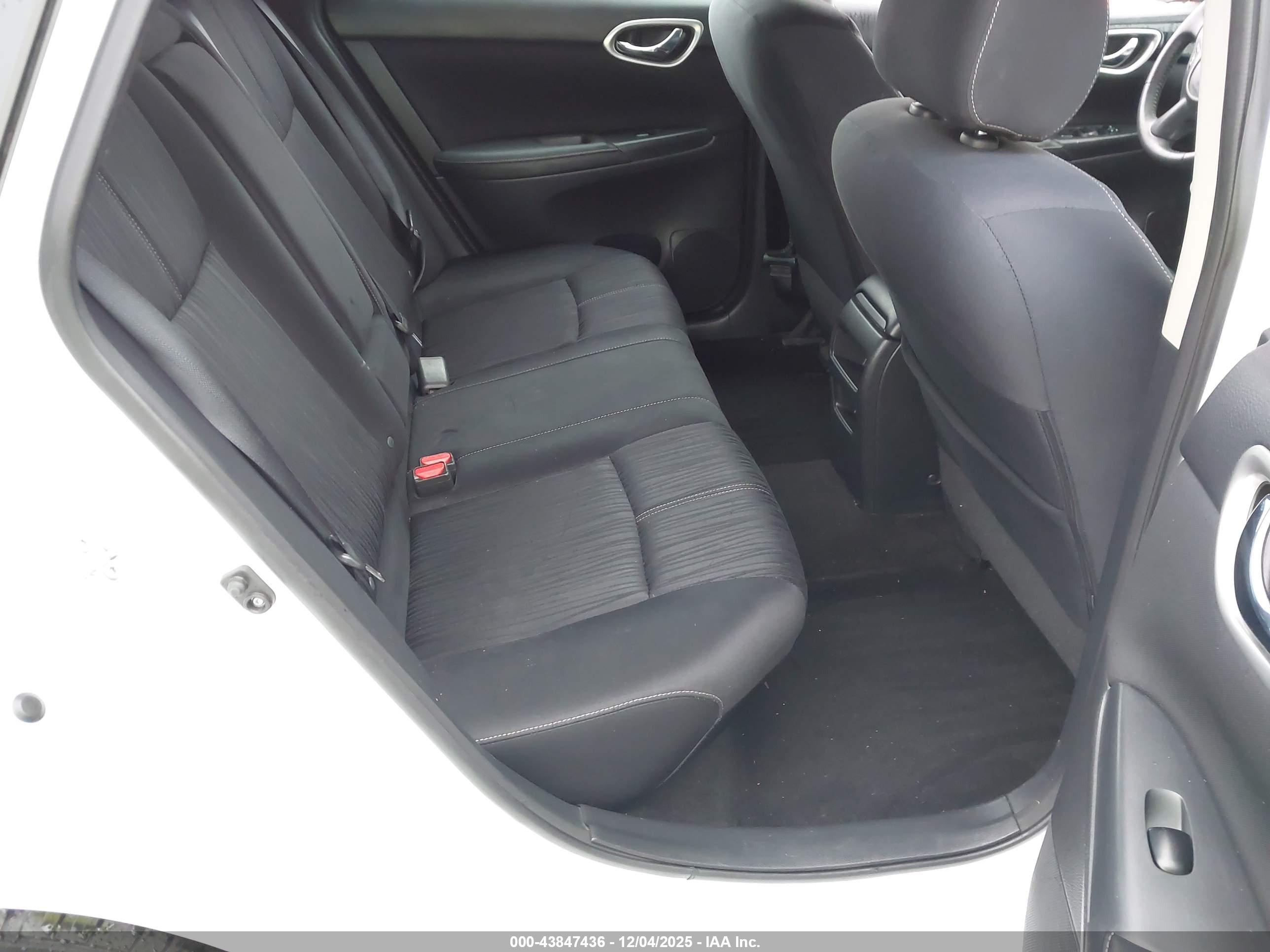 NISSAN SENTRA image 8