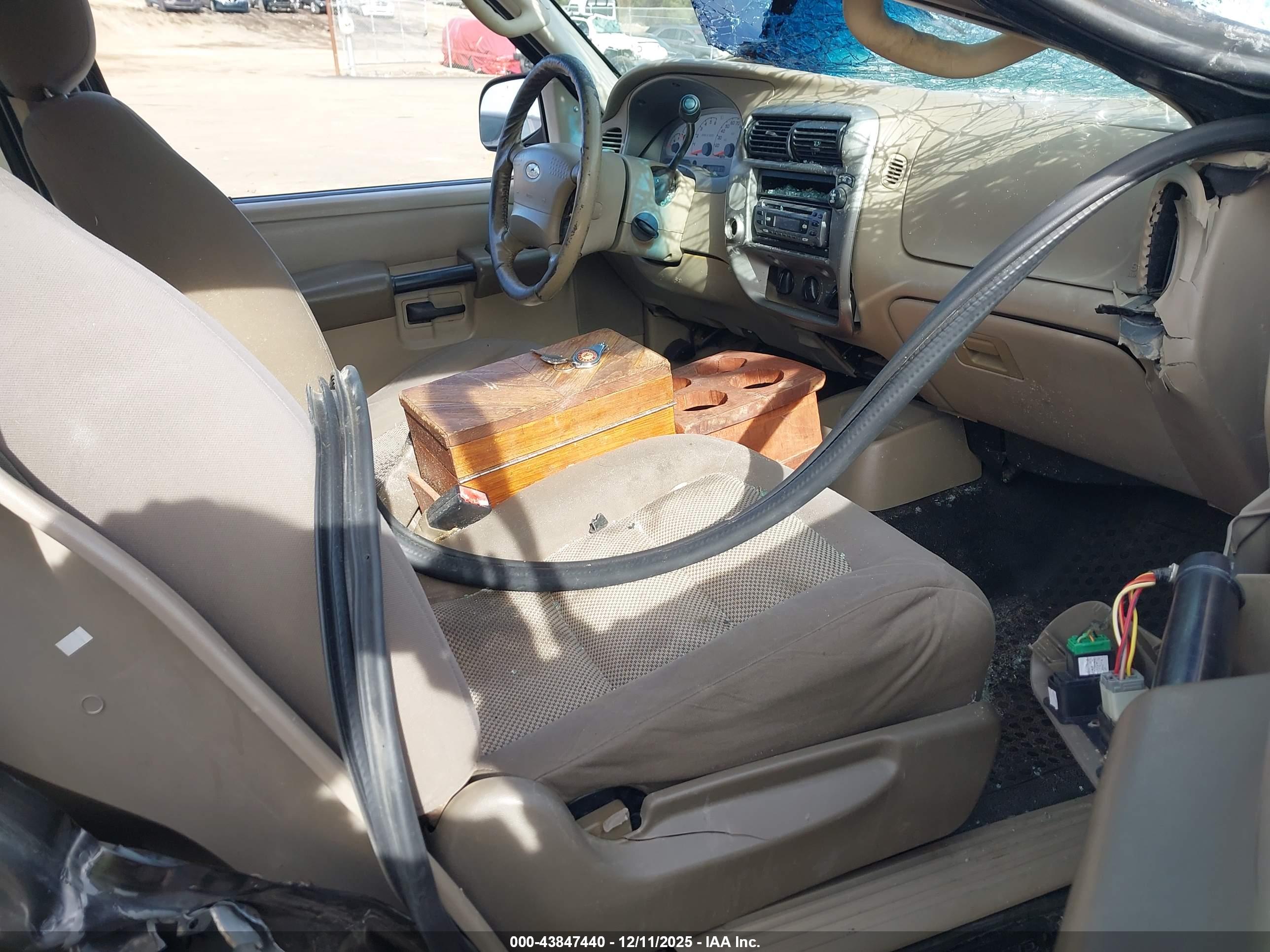 FORD EXPLORER image 5
