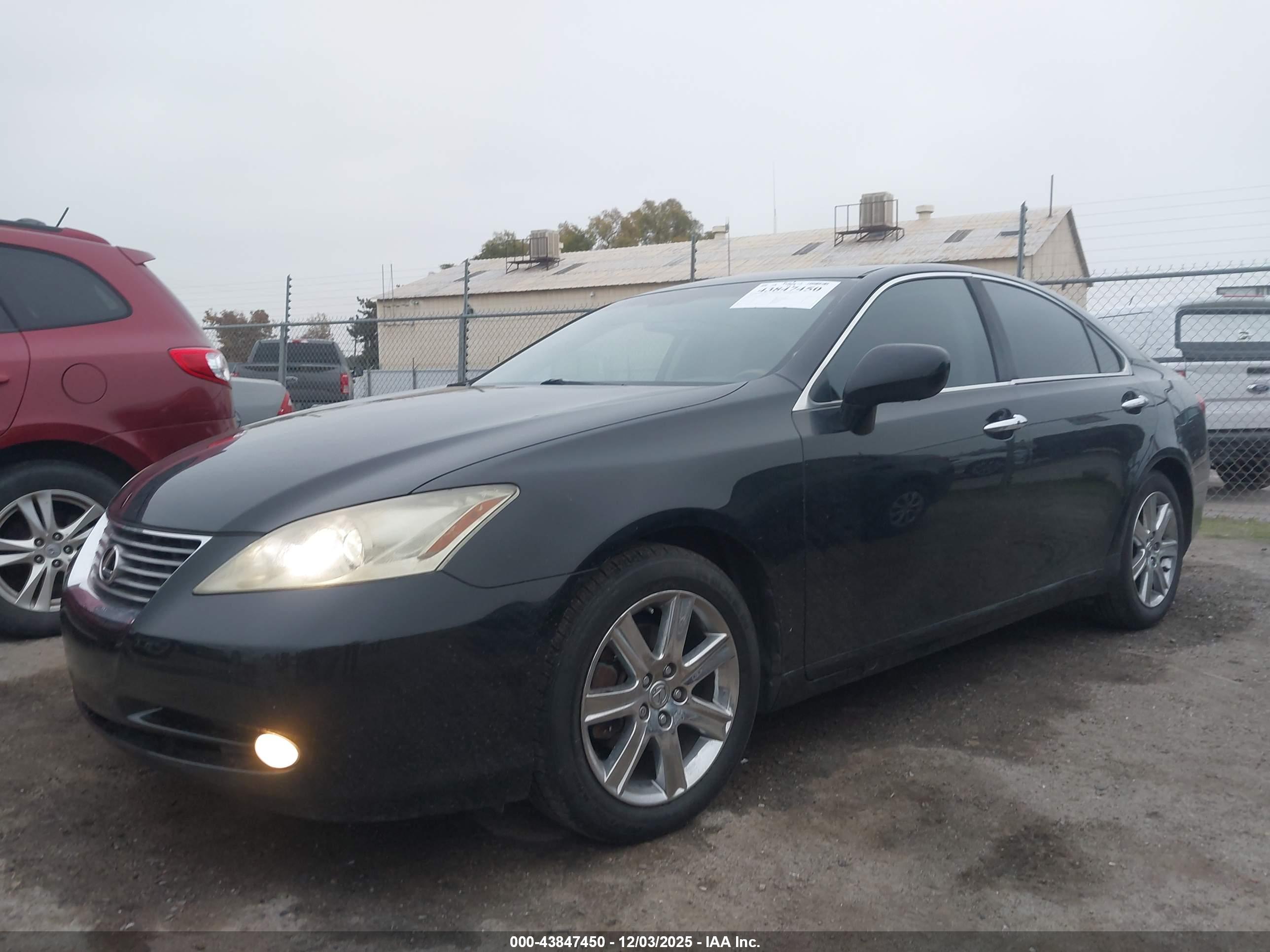 LEXUS ES image 2