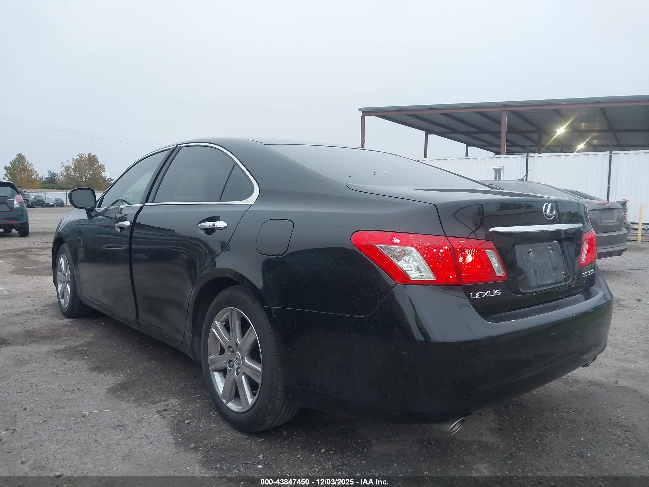LEXUS ES image 3