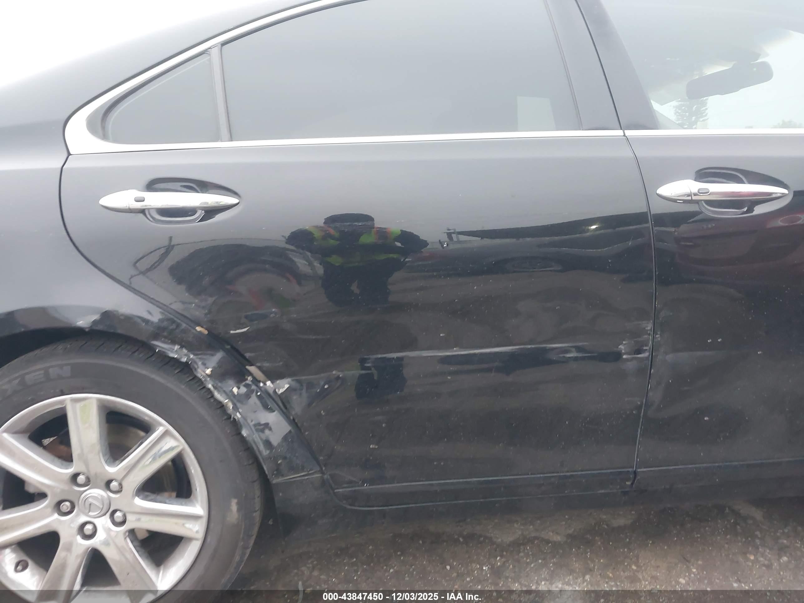 LEXUS ES image 6