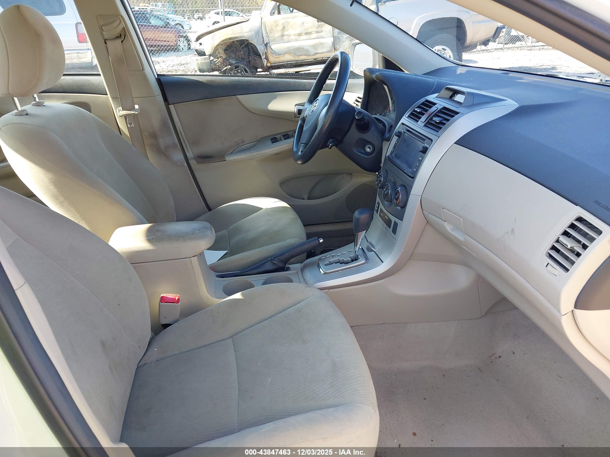 TOYOTA COROLLA image 5