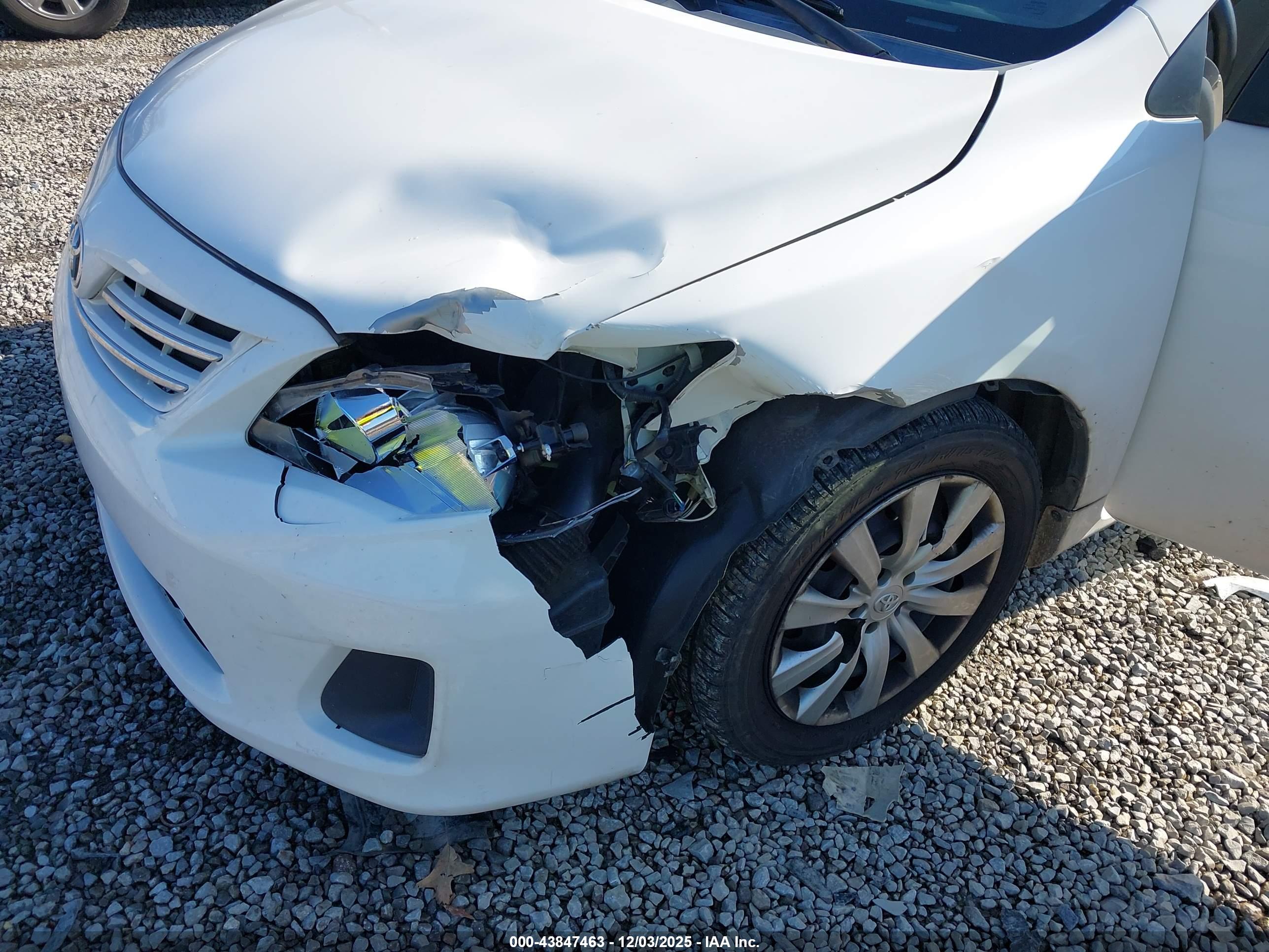 TOYOTA COROLLA image 6