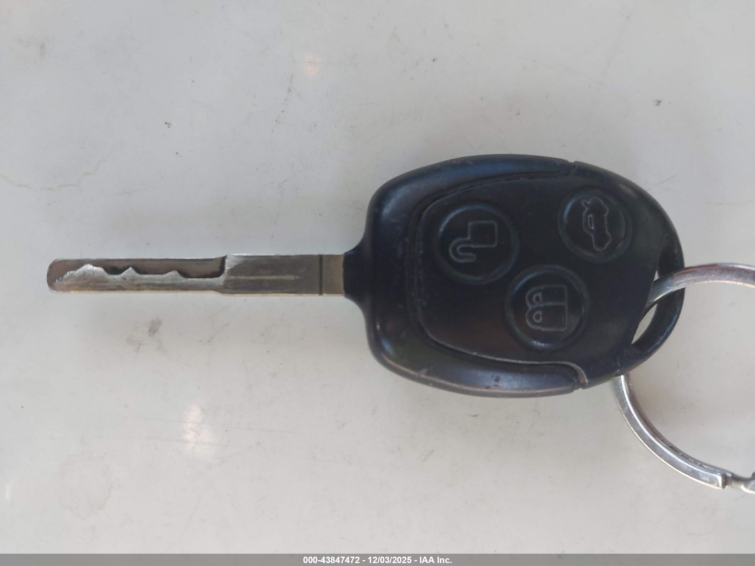 FORD FIESTA image 11