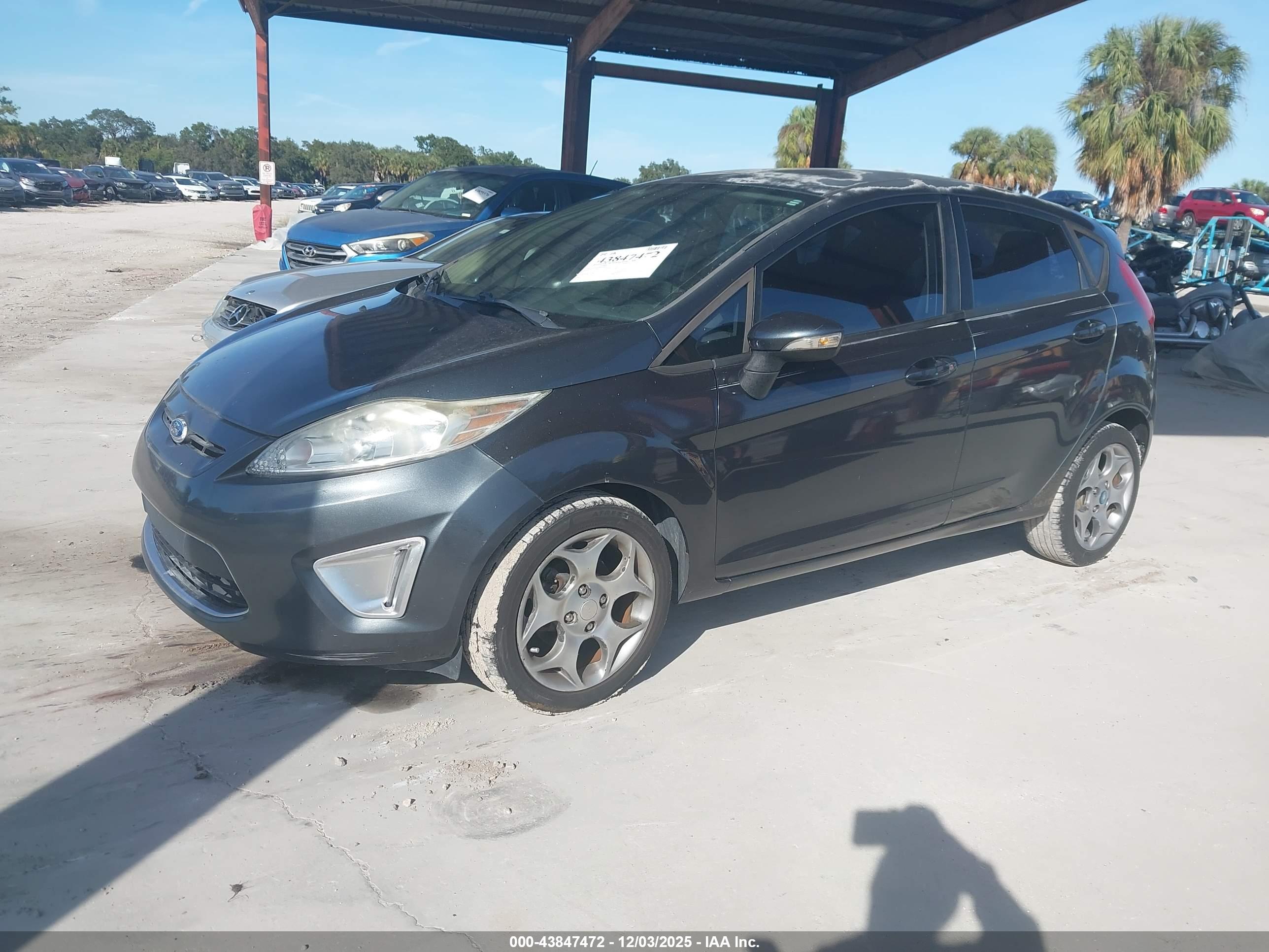 FORD FIESTA image 2
