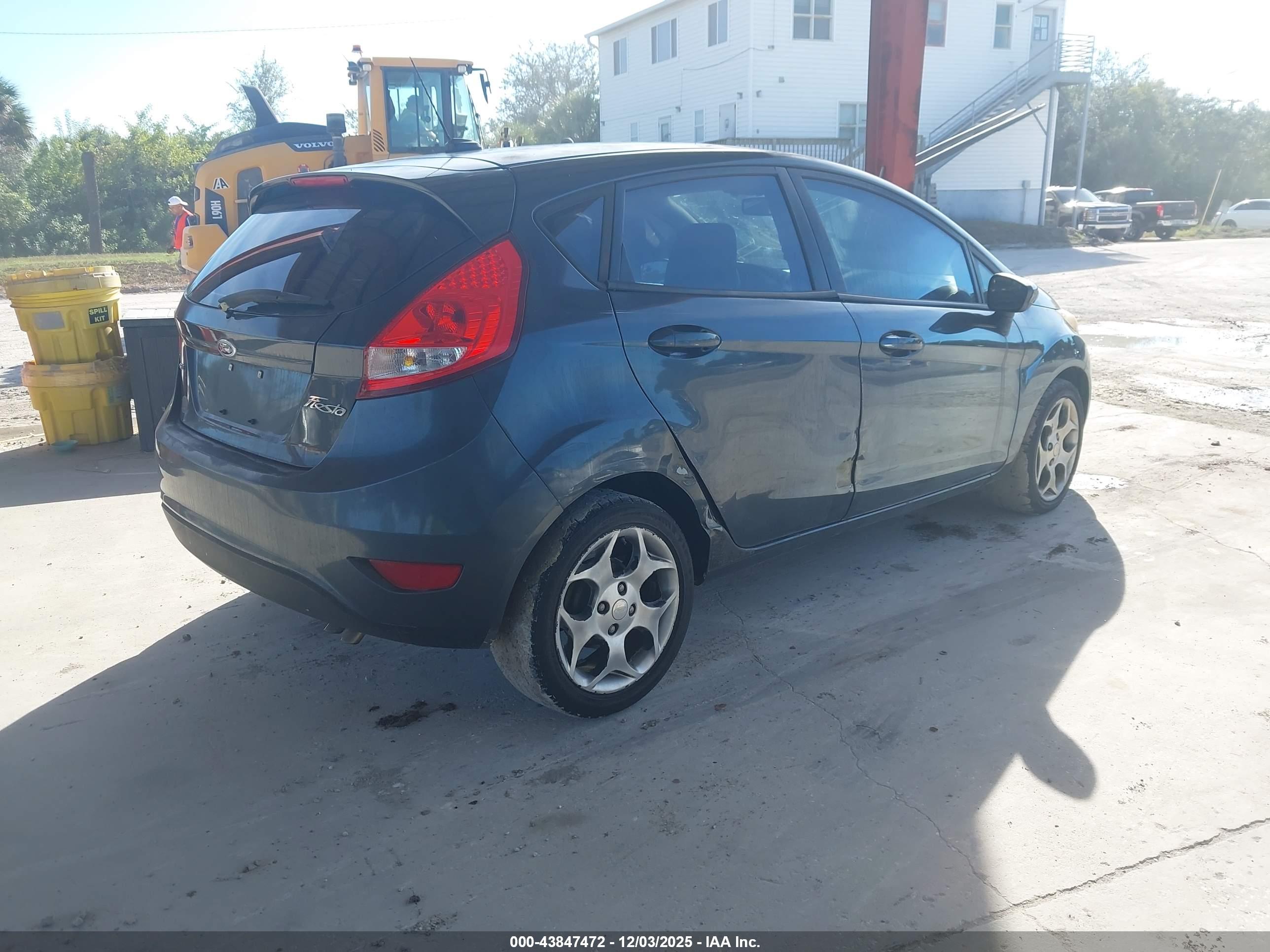 FORD FIESTA image 4
