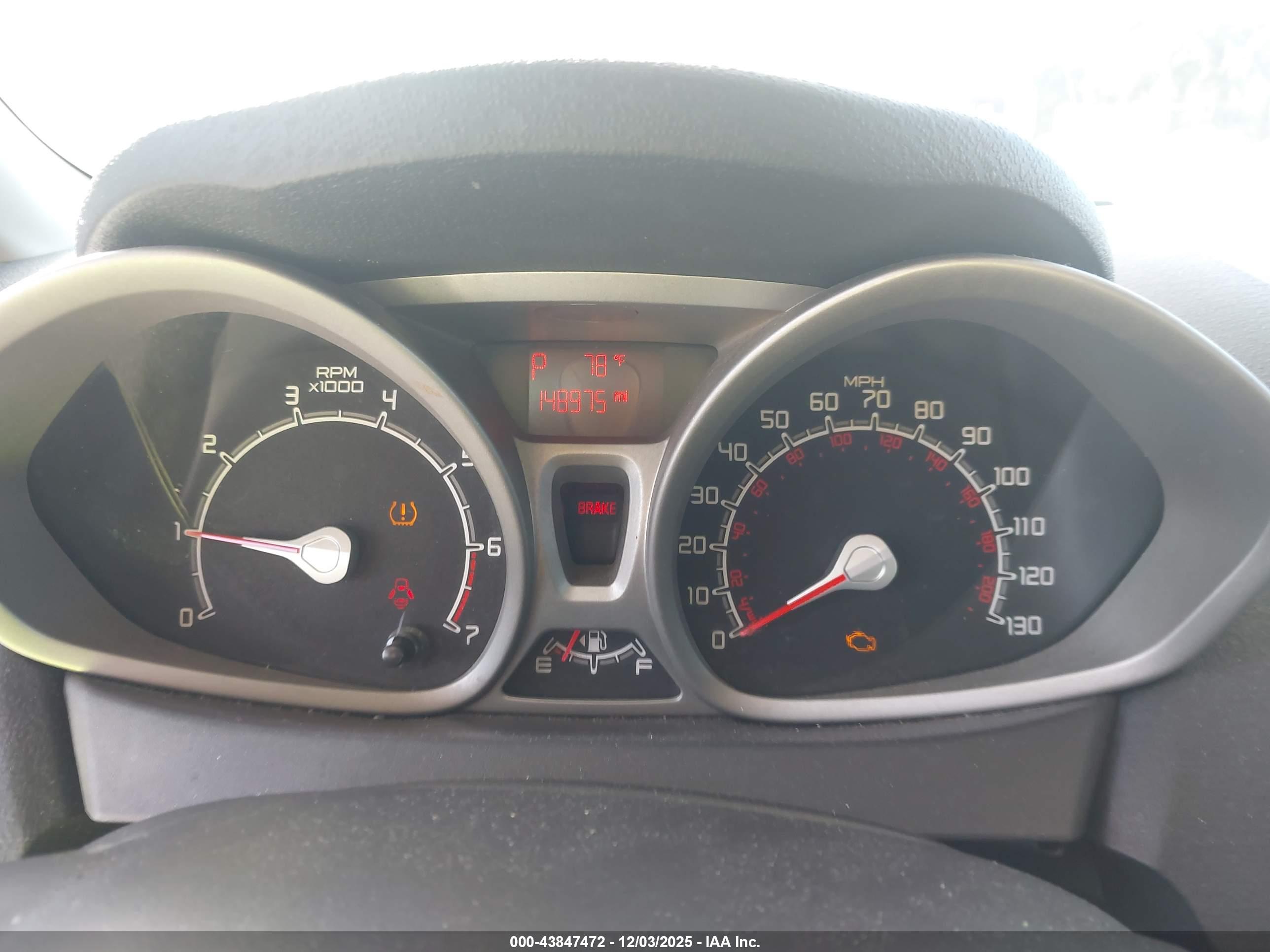 FORD FIESTA image 7