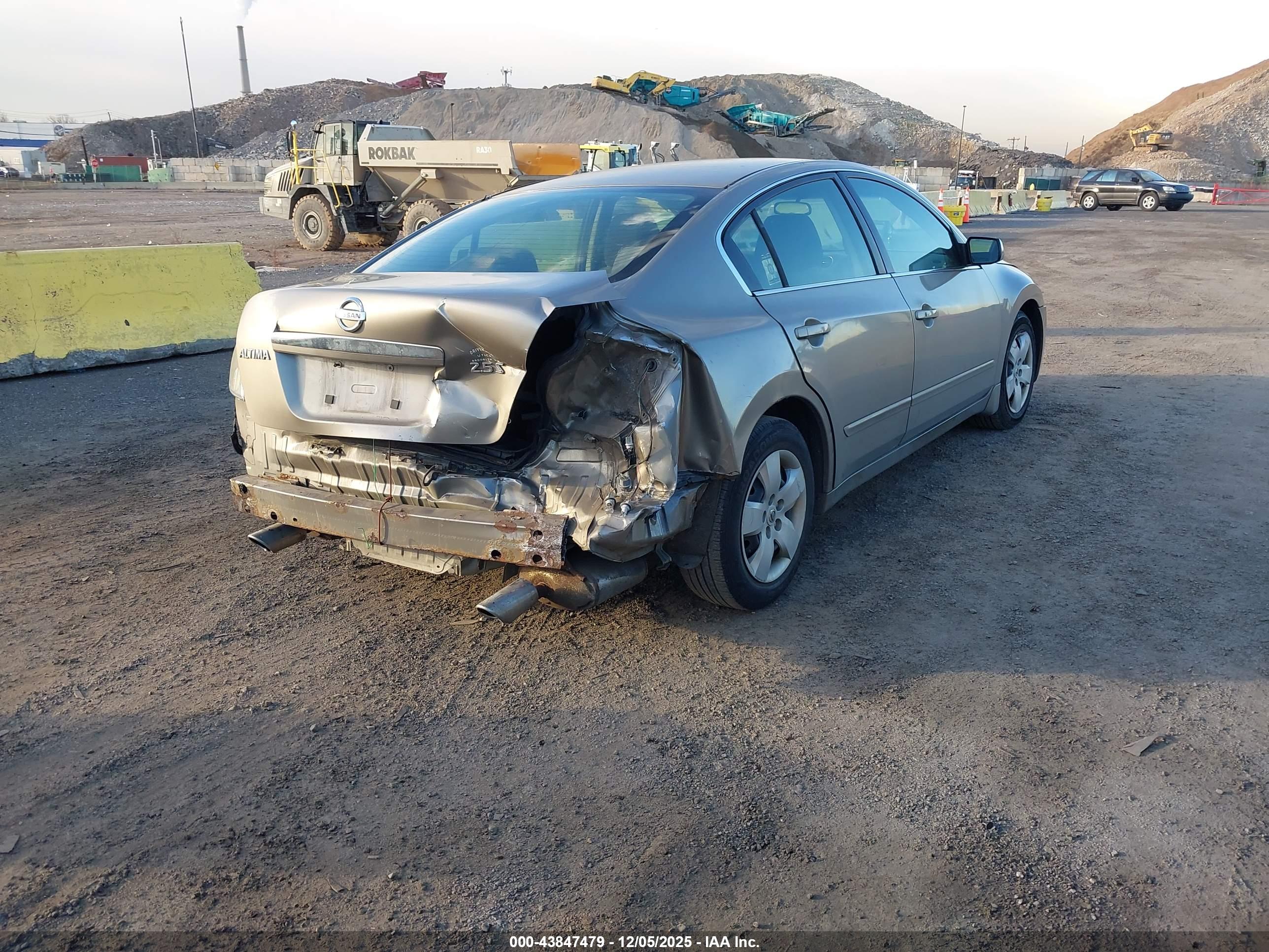 NISSAN ALTIMA image 4