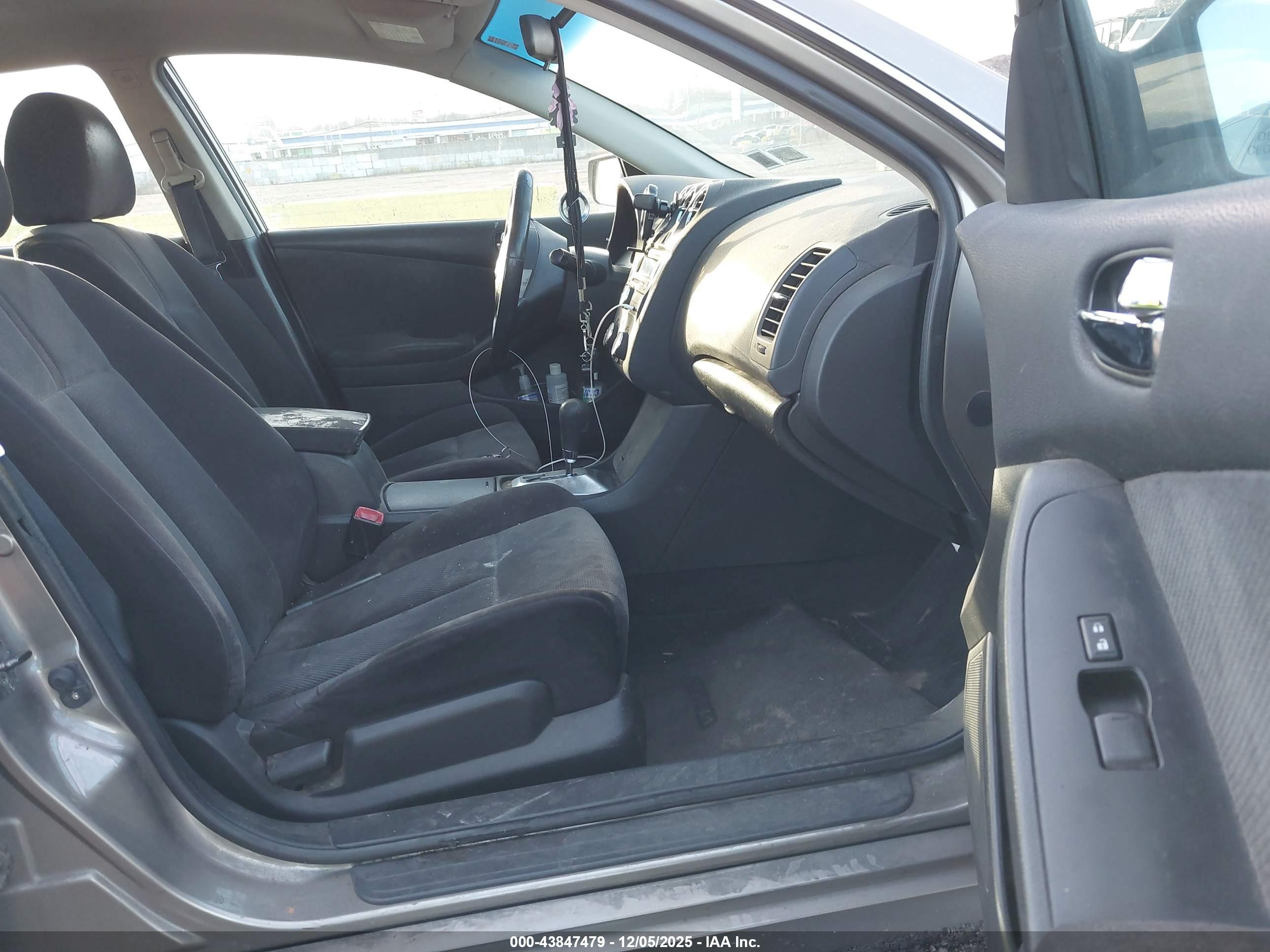 NISSAN ALTIMA image 5