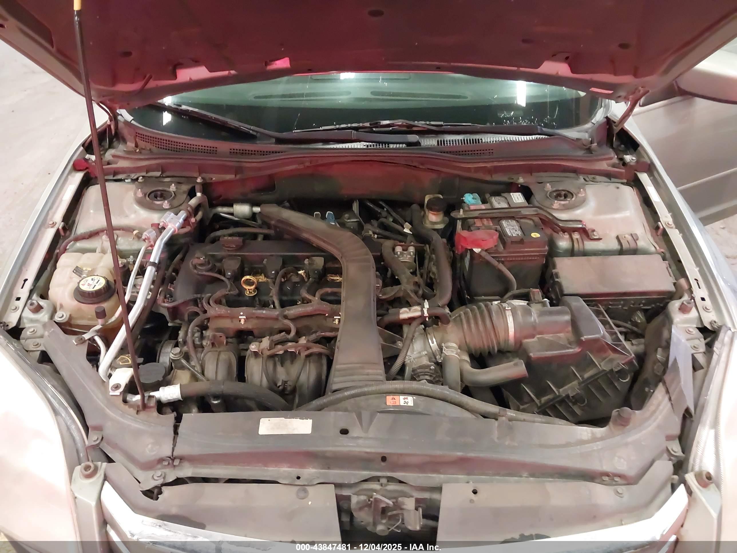 FORD FUSION image 10